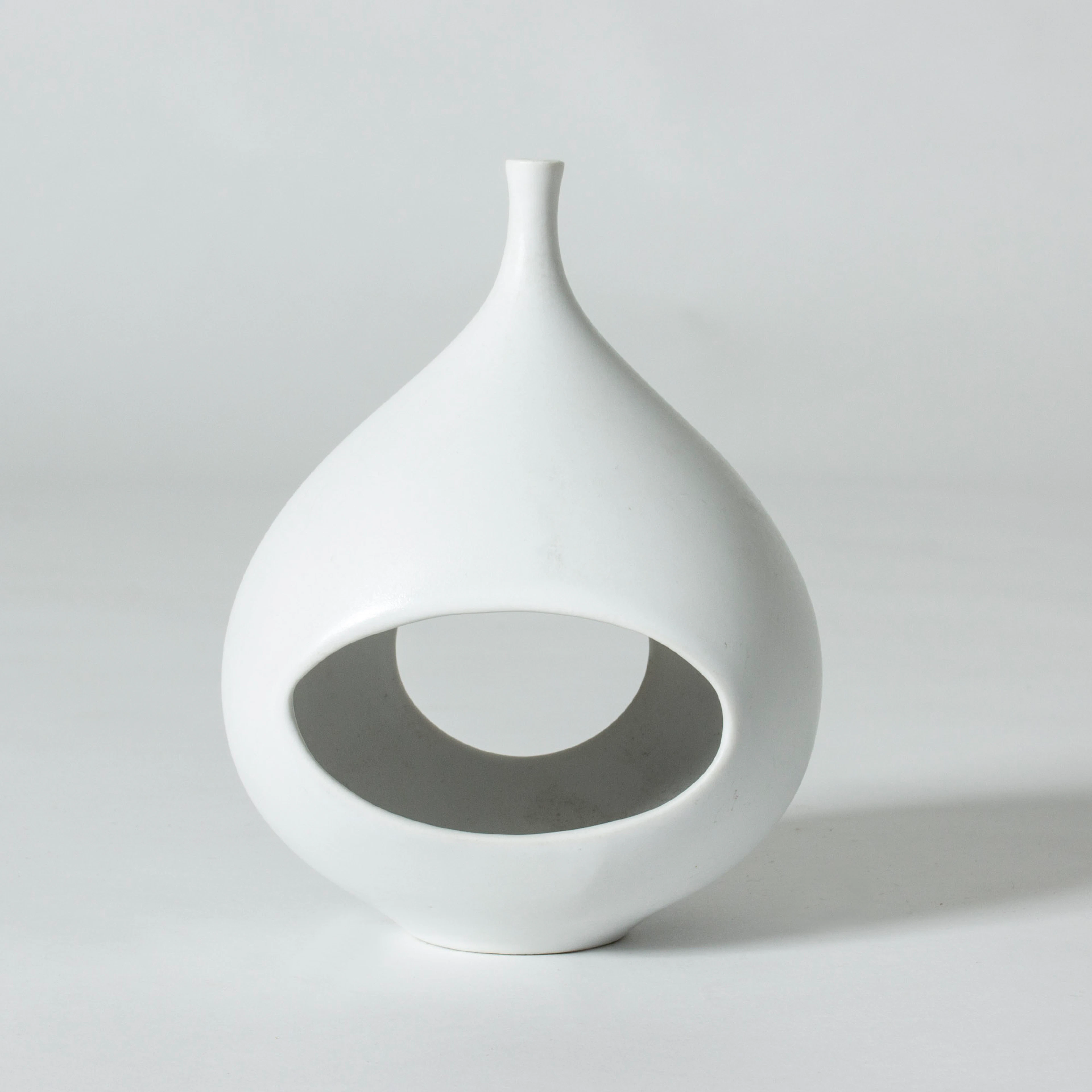 “Pungo” vase by Stig Lindberg