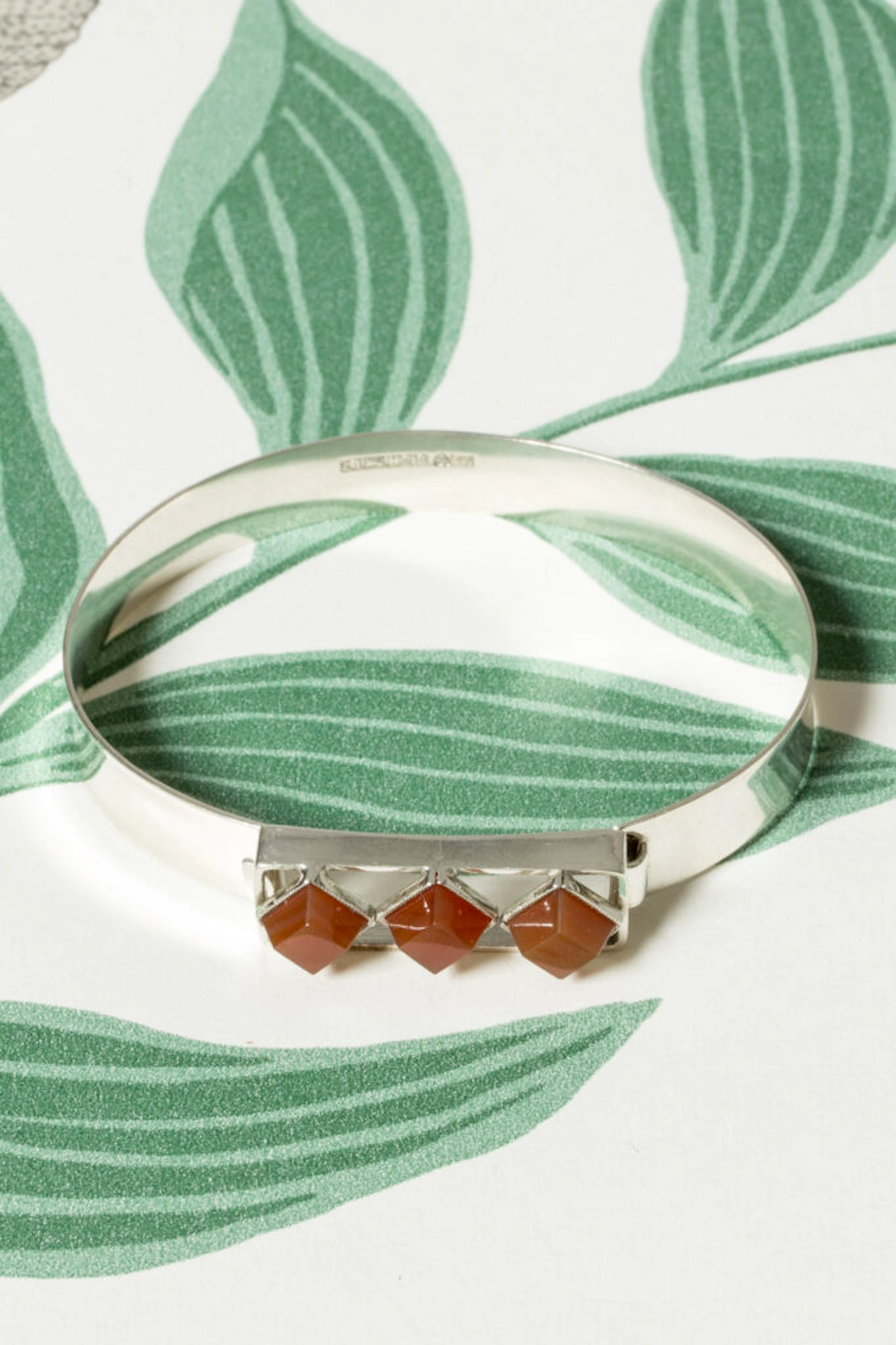 Silver and carnelian bracelet by Martti Viikinniemi