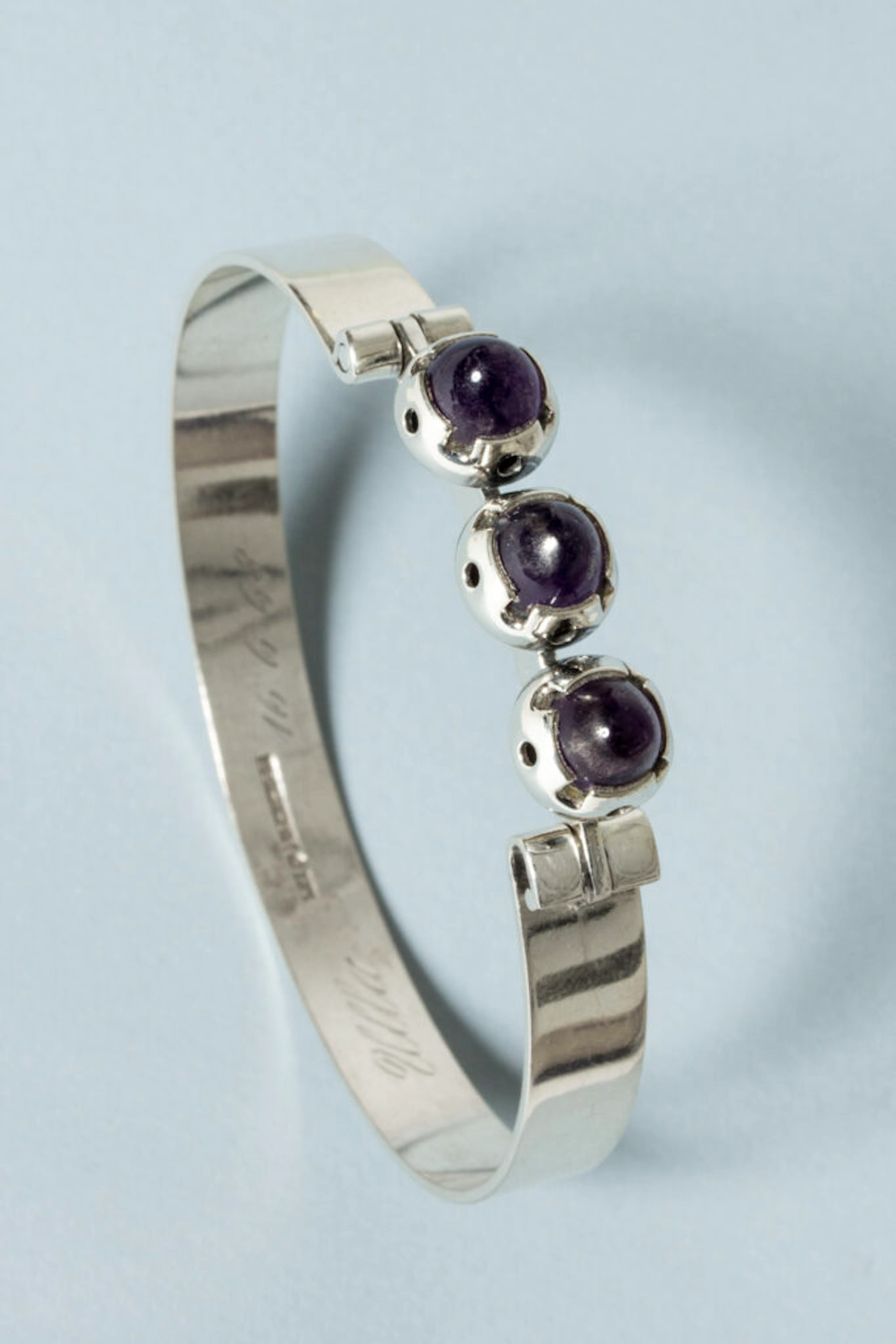 Silver and amethyst bracelet by Martti Viikinniemi