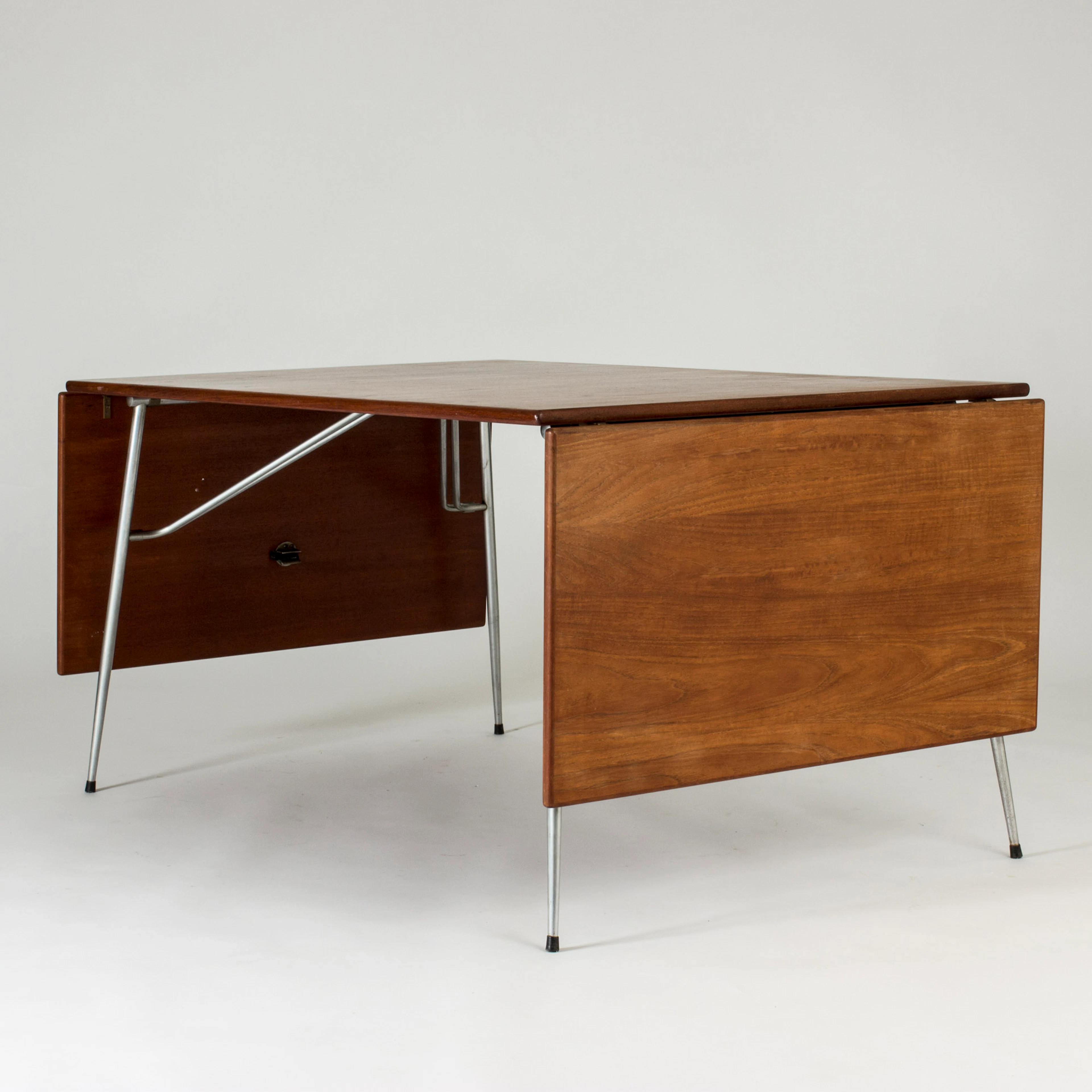 Teak dining table by Børge Mogensen