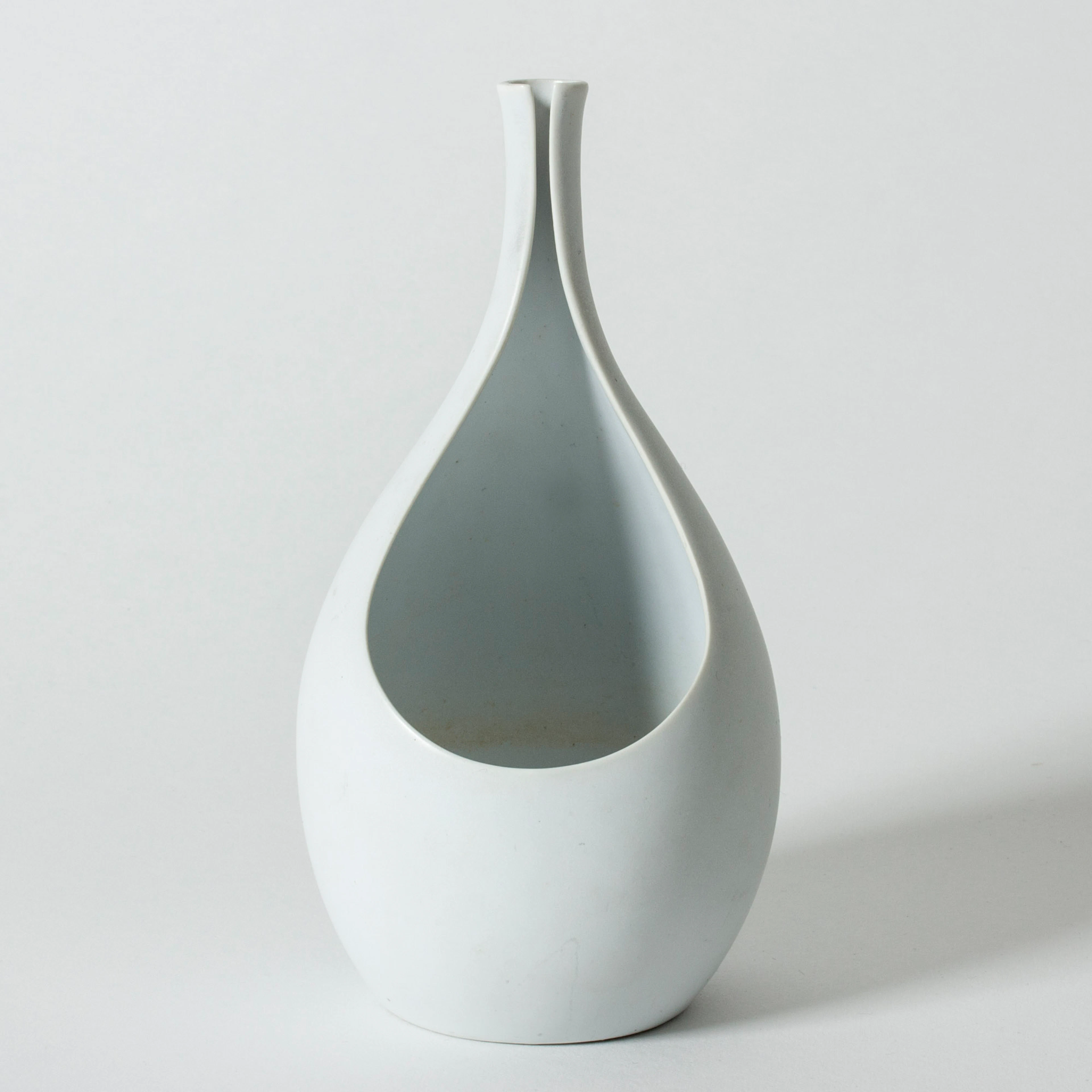 “Pungo” vase by Stig Lindberg