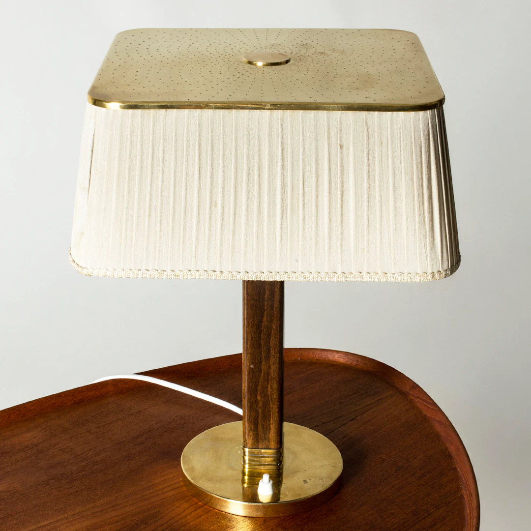 Modernist table lamp #5066 by Paavo Tynell