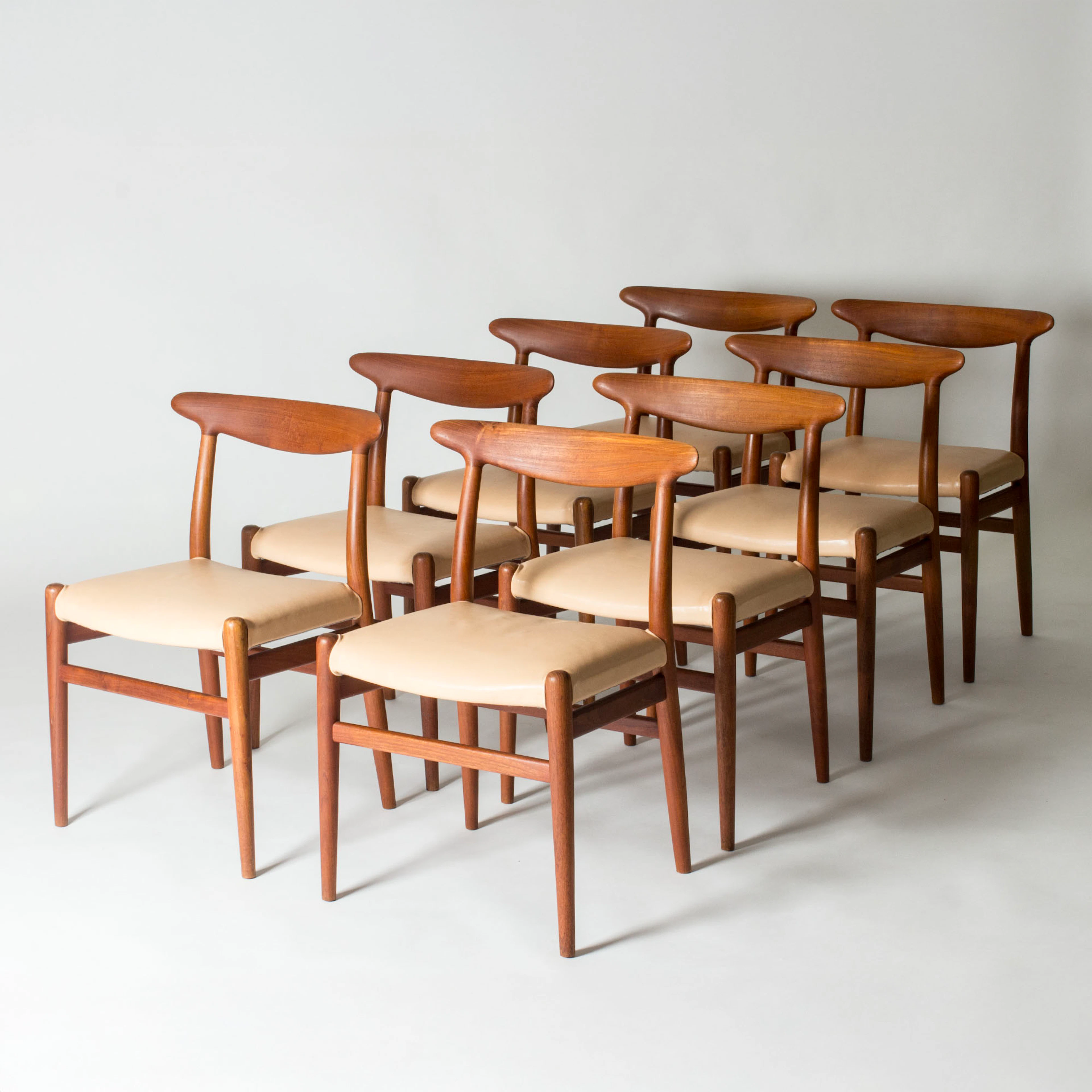 “W2” dining chairs by Hans J. Wegner