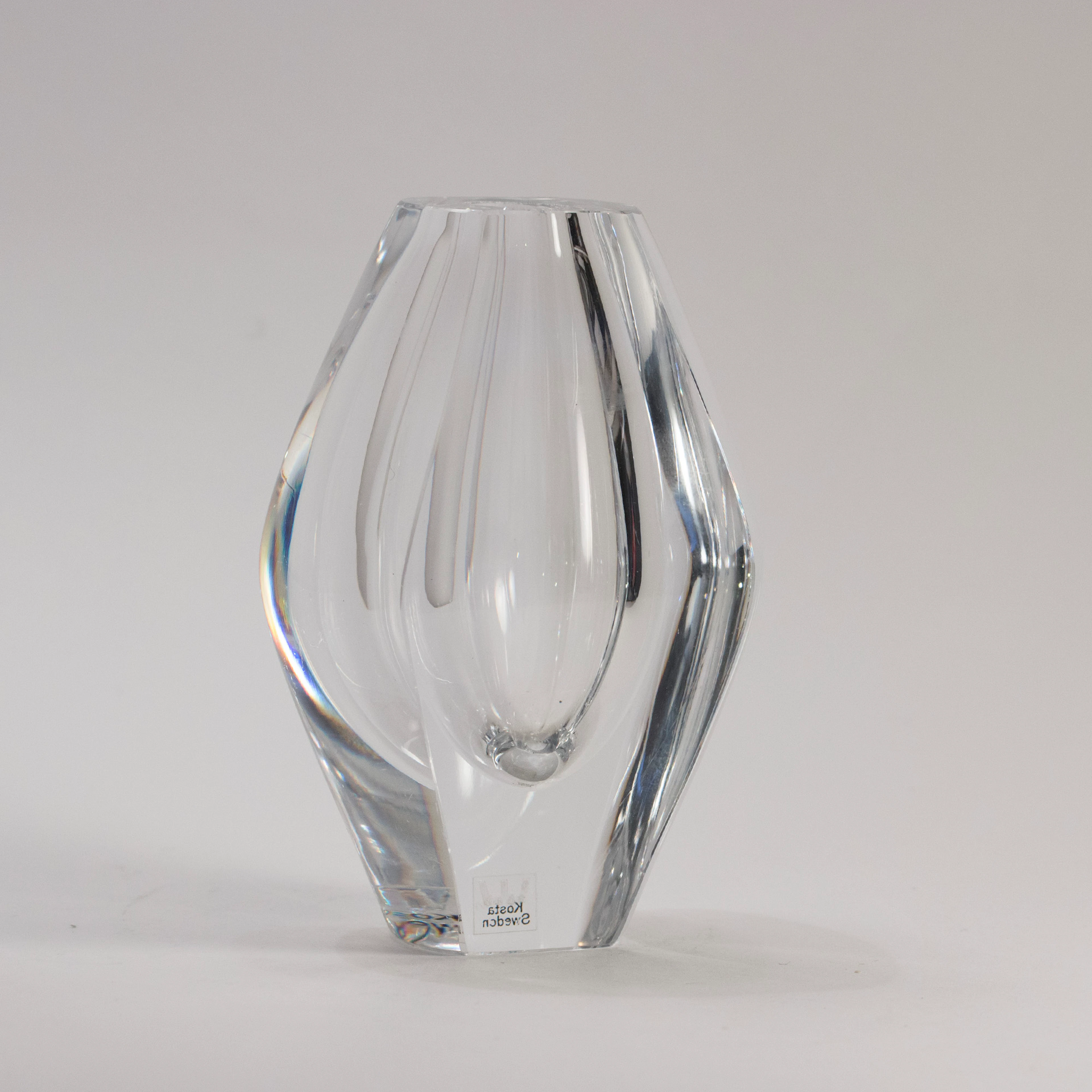 Glass “Ventana” vase by Mona Morales-Schildt
