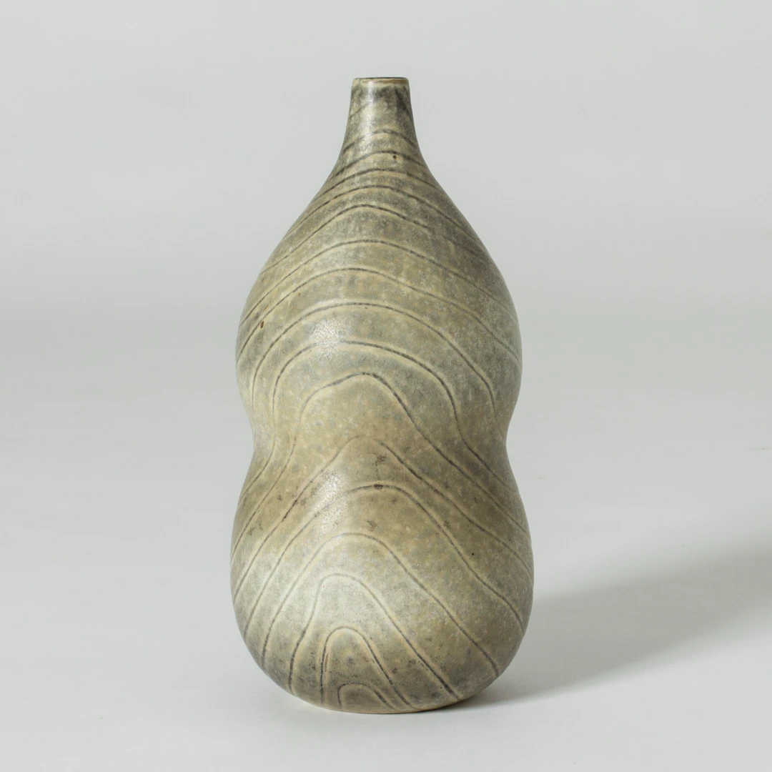 Unique stoneware vase by Carl-Harry Stålhane