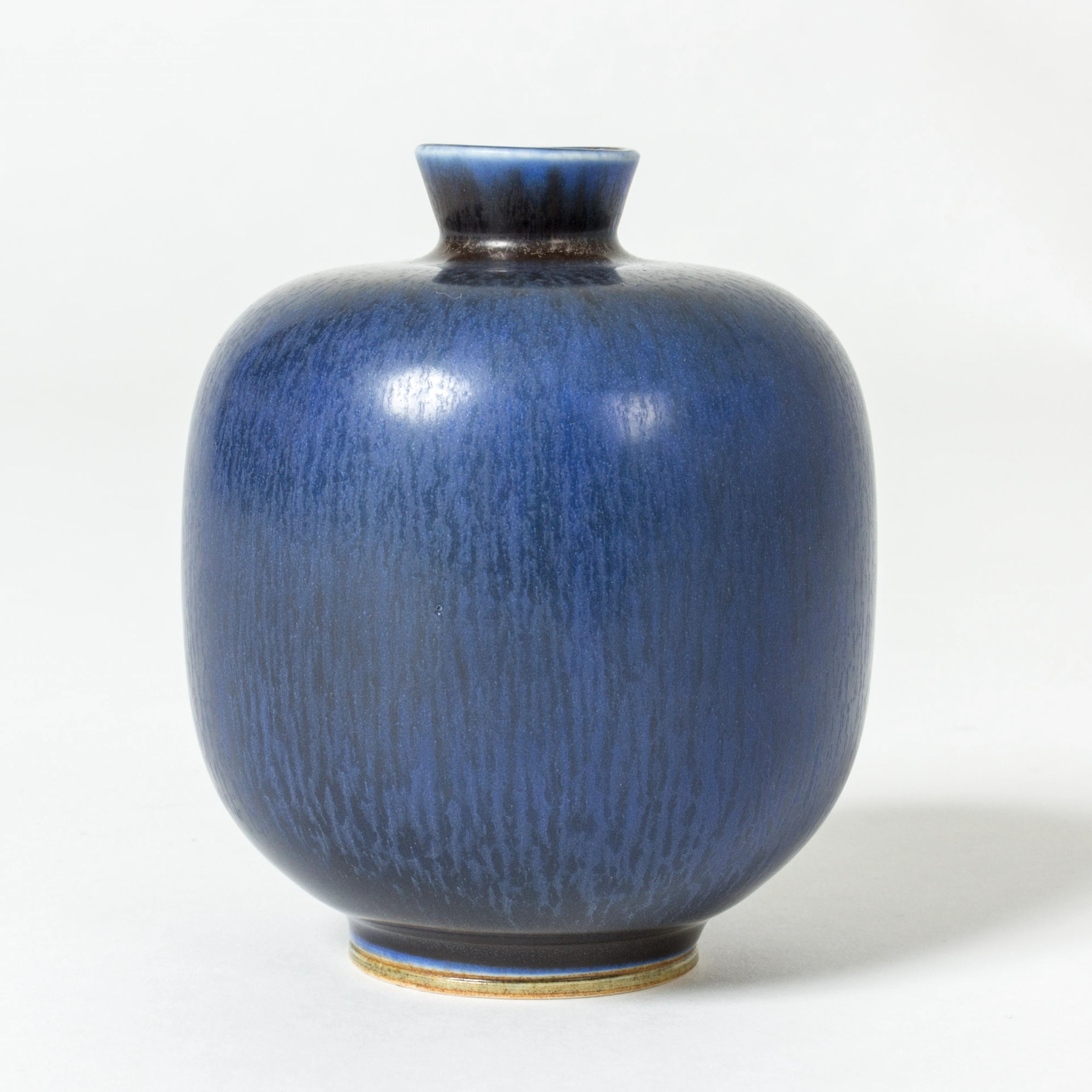 Small stoneware vase by Berndt Friberg