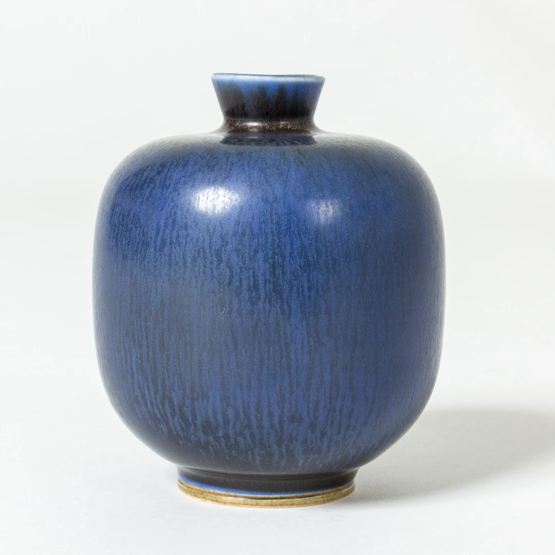 Small stoneware vase by Berndt Friberg