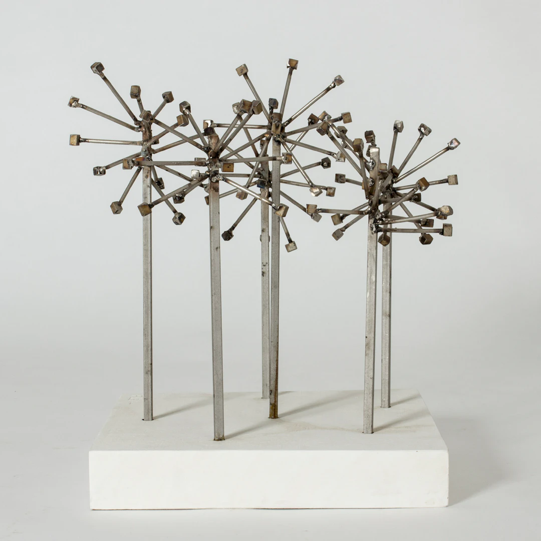 “Cobble-stone Uprising” sculpture by Fred Leyman