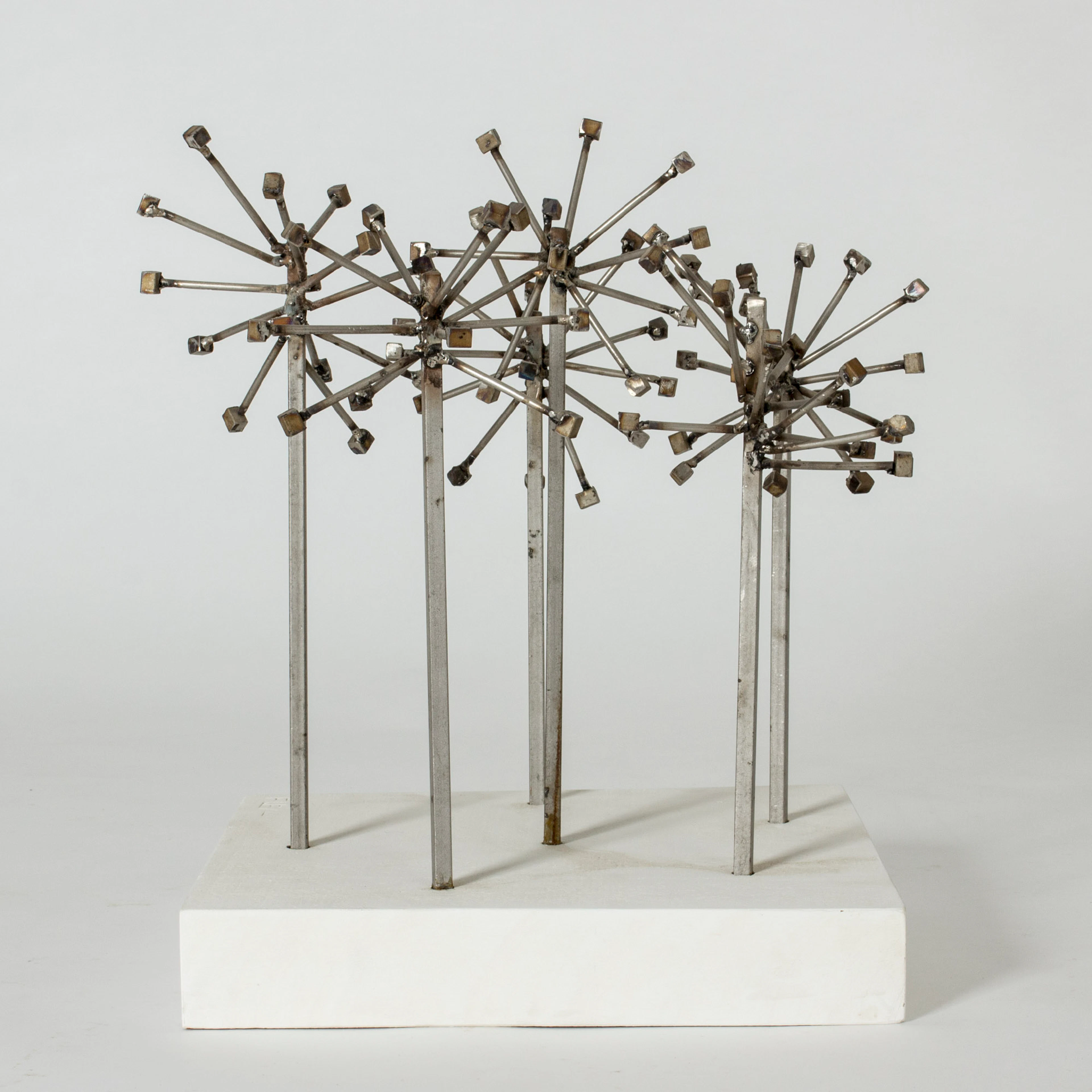 “Cobble-stone Uprising” sculpture by Fred Leyman