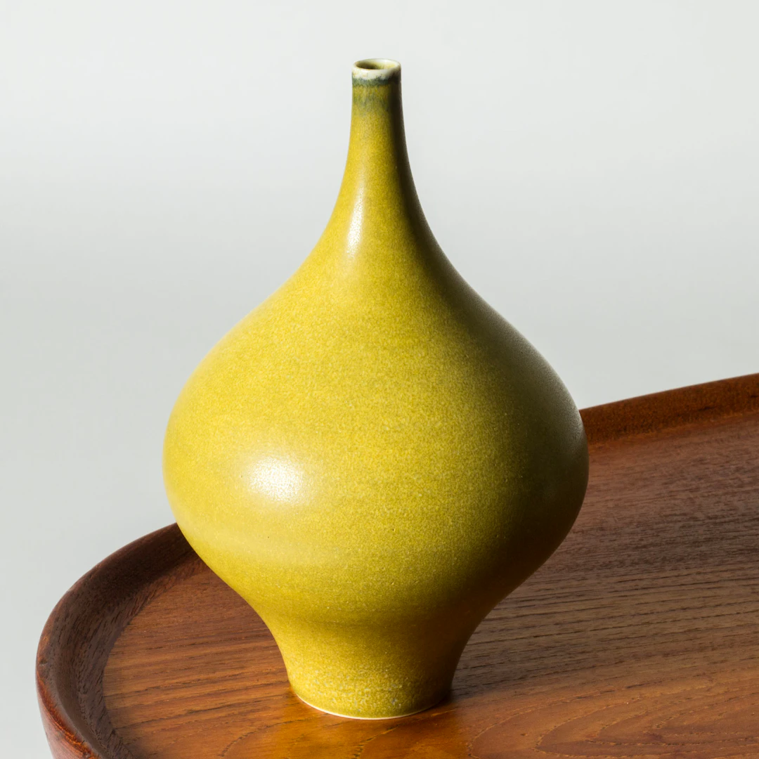 Unique stoneware vase by Carl-Harry Stålhane