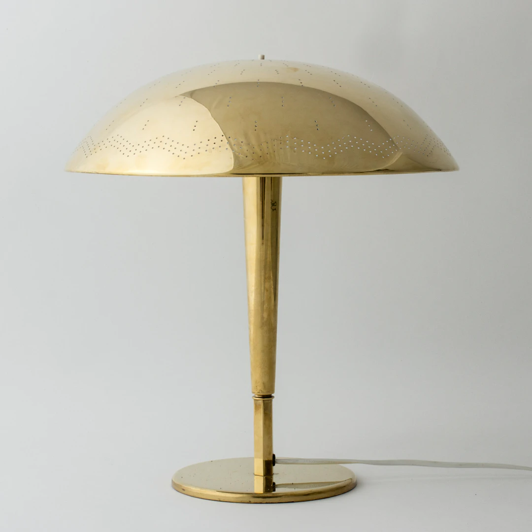 Modernist table lamp by Paavo Tynell