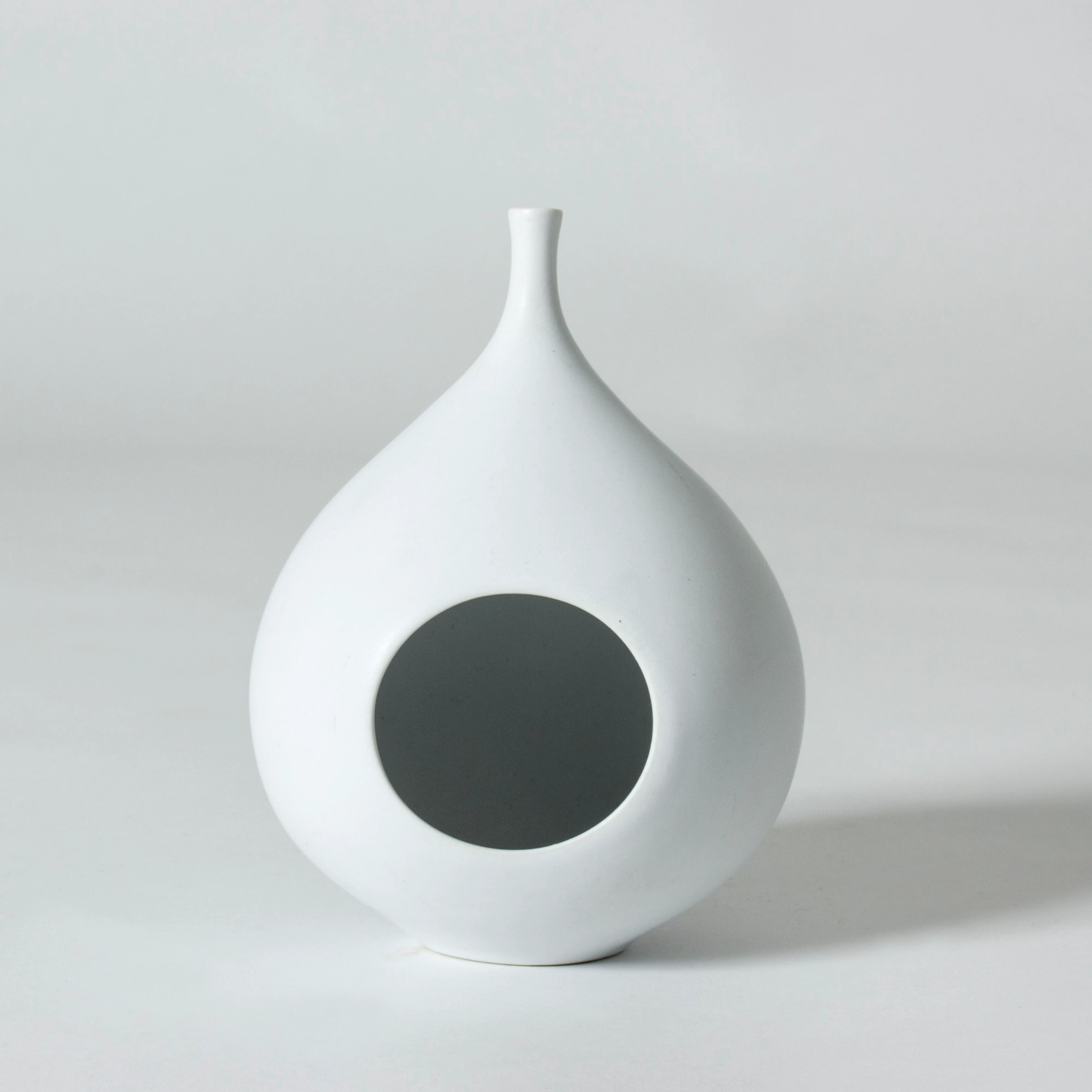 “Pungo” vase by Stig Lindberg