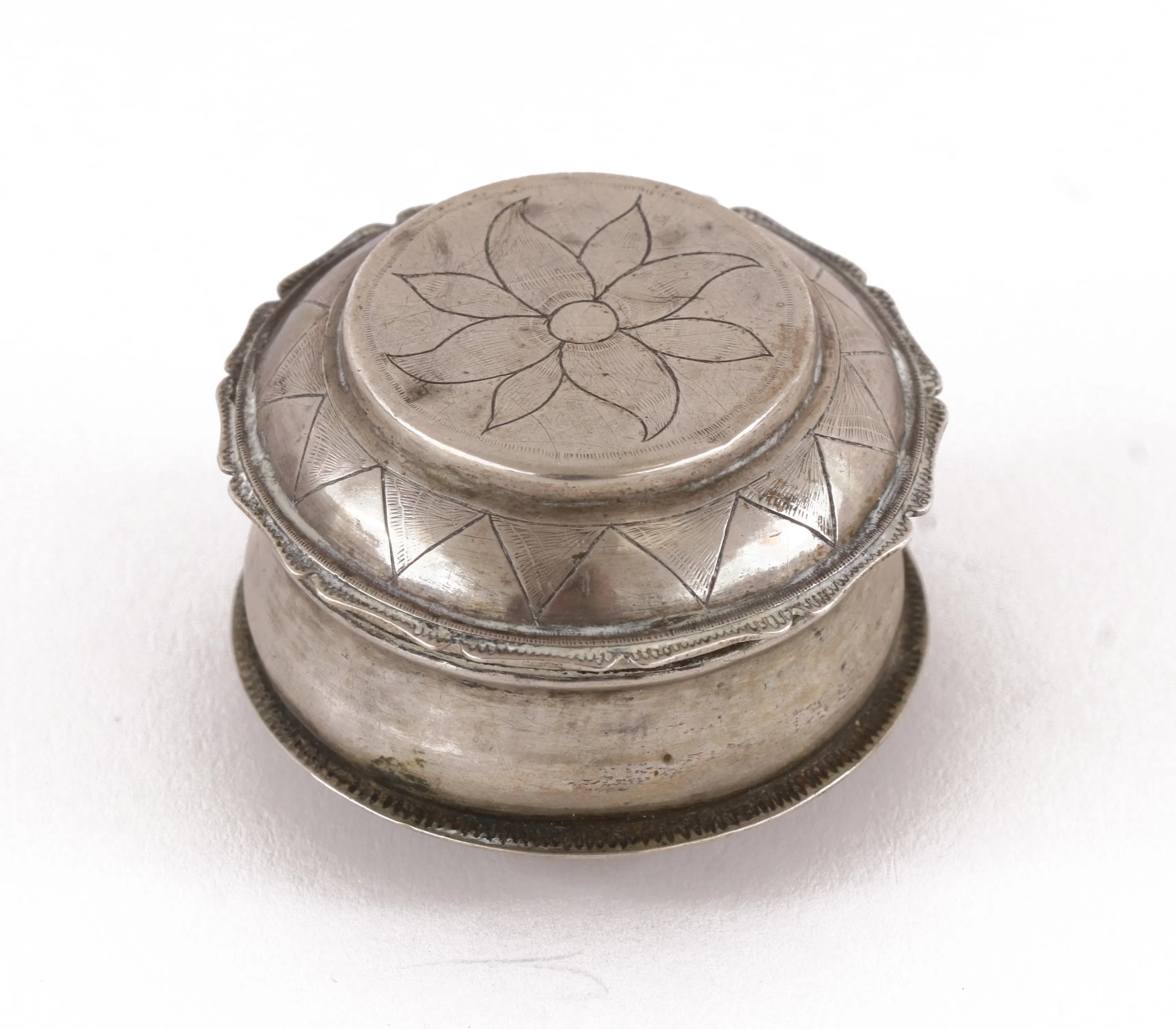 Svampdosa i silver, Sverige, 17/1800-tal