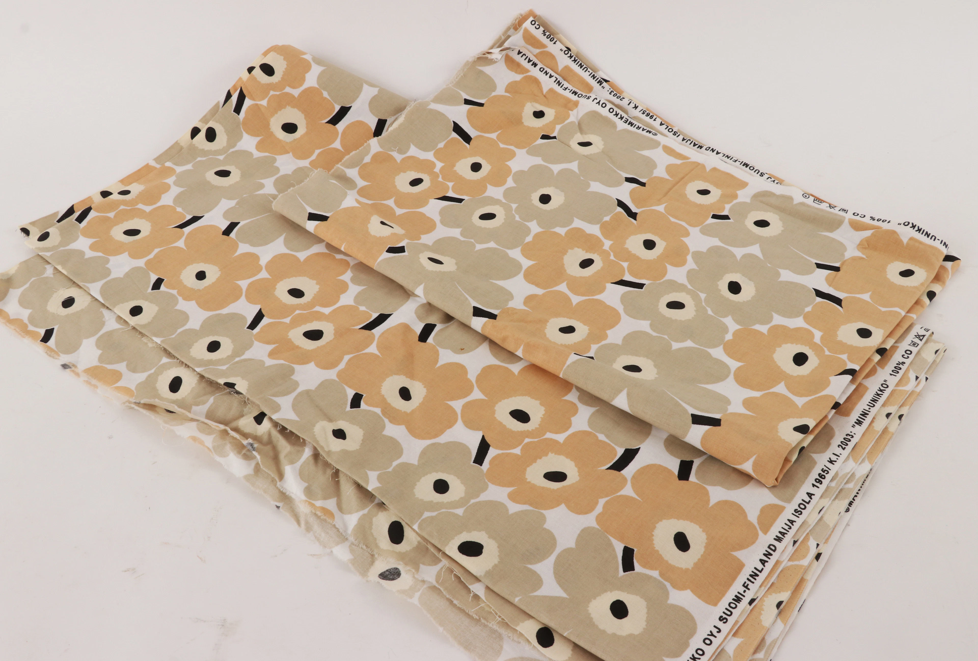 Textilier 2 längder, "Mini-Unikko", Maija Isola för Marimekko, 2003
