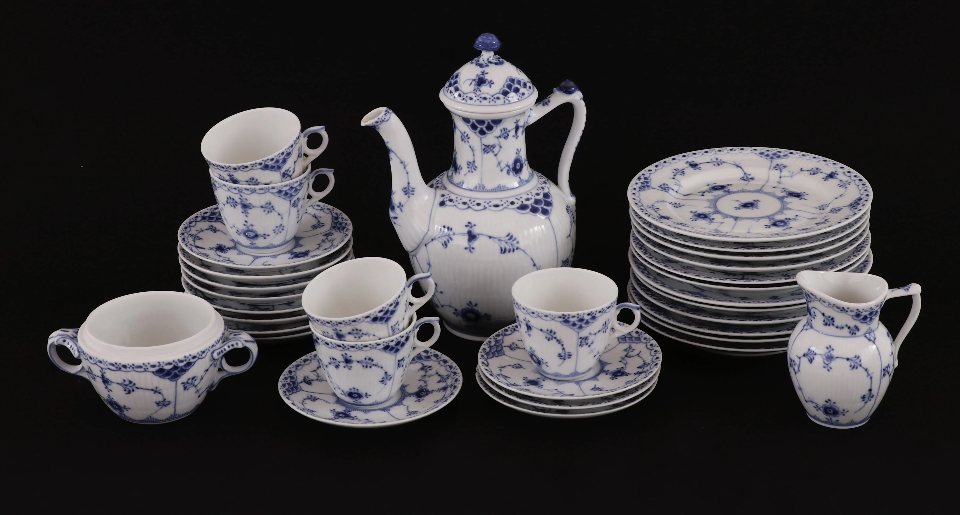 Kaffeservisdelar, "Musselmalet", Royal Copenhagen, Danmark