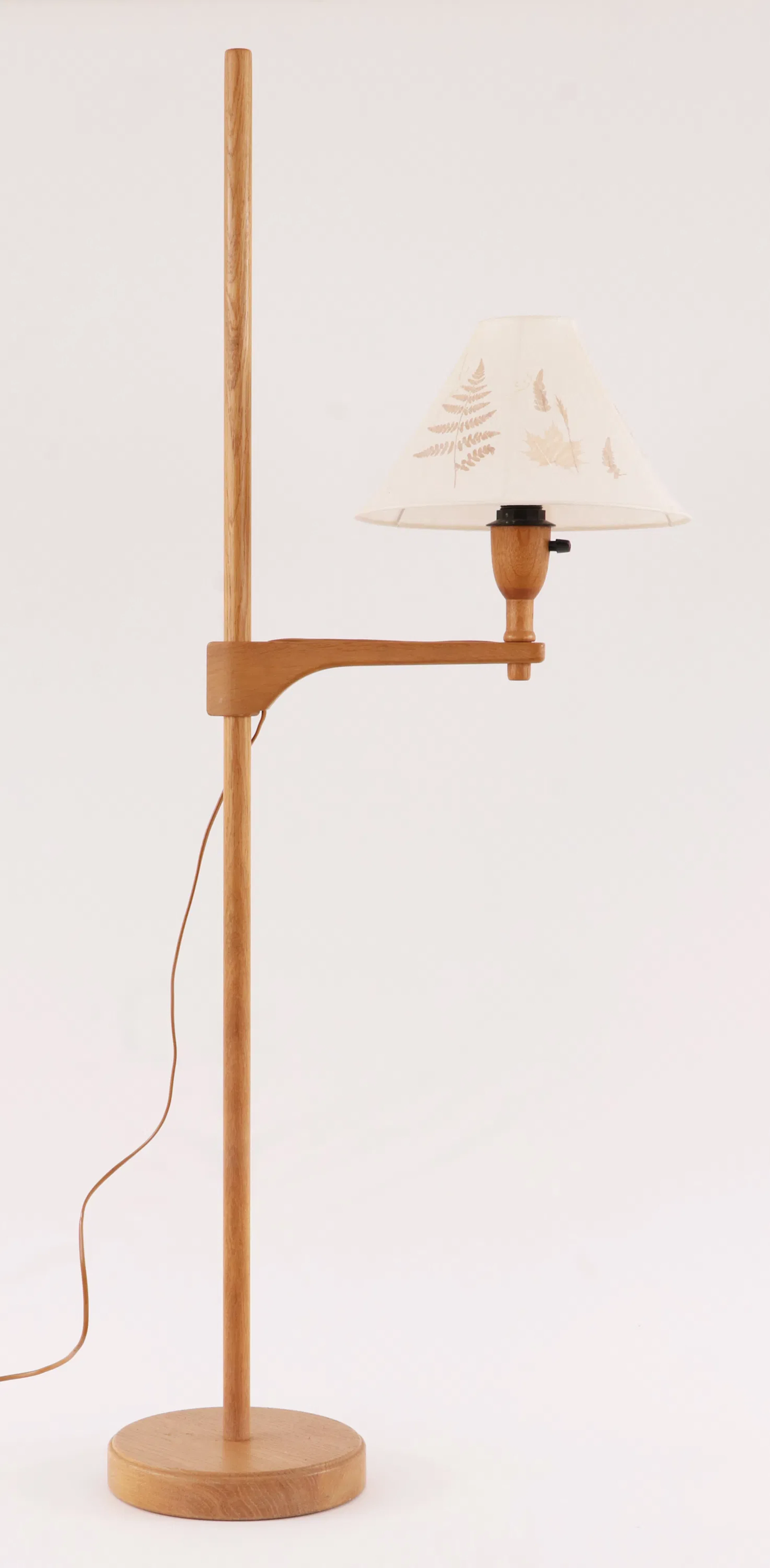 Golvlampa, "Staken", Carl Malmsten, 1900-talets andra hälft