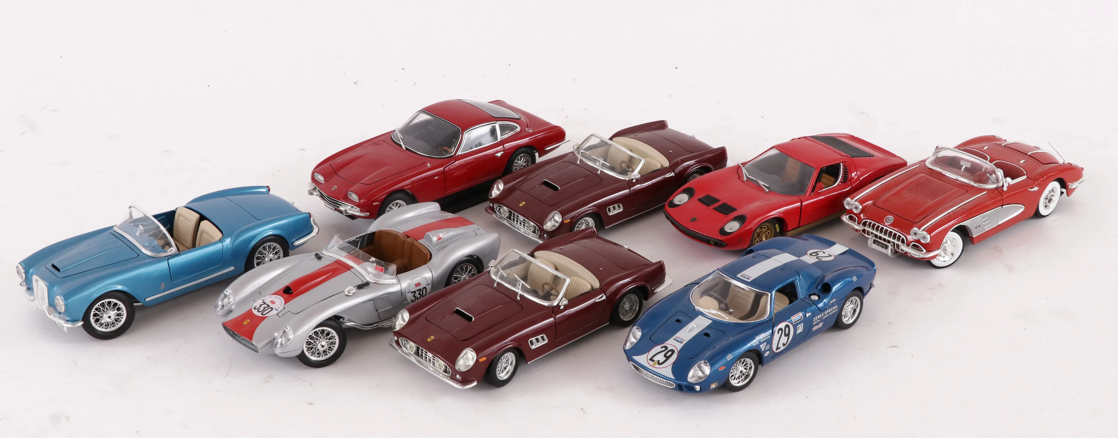 Modellbilar 8st, mestadels "Ferrari"