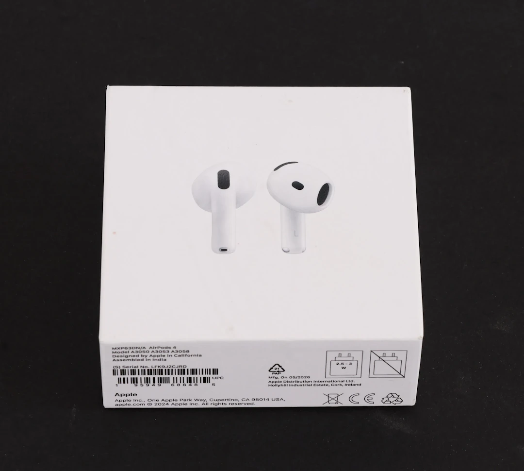 AirPods 4, Apple