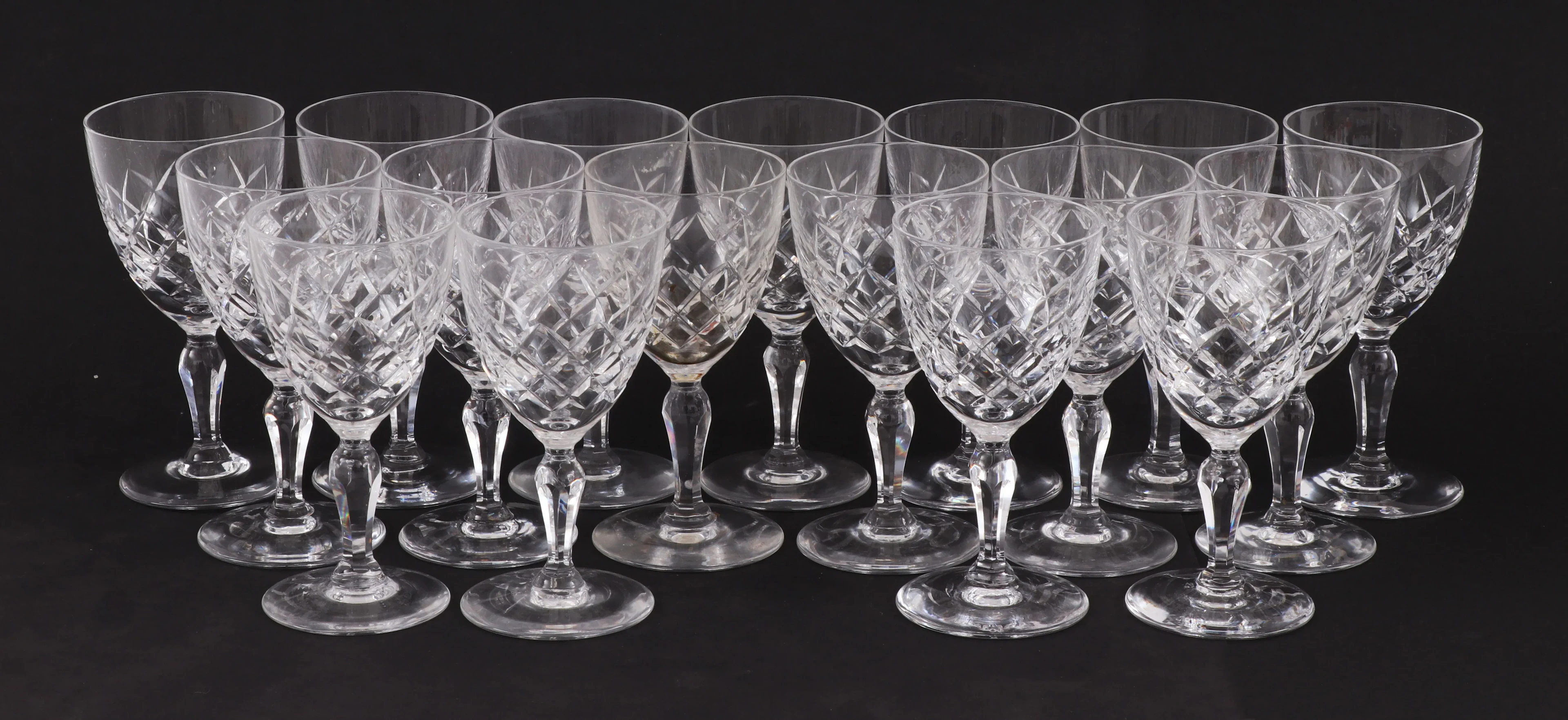 Vitvinsglas 17st, "Karolina", Gunnar Cyrén för Orrefors