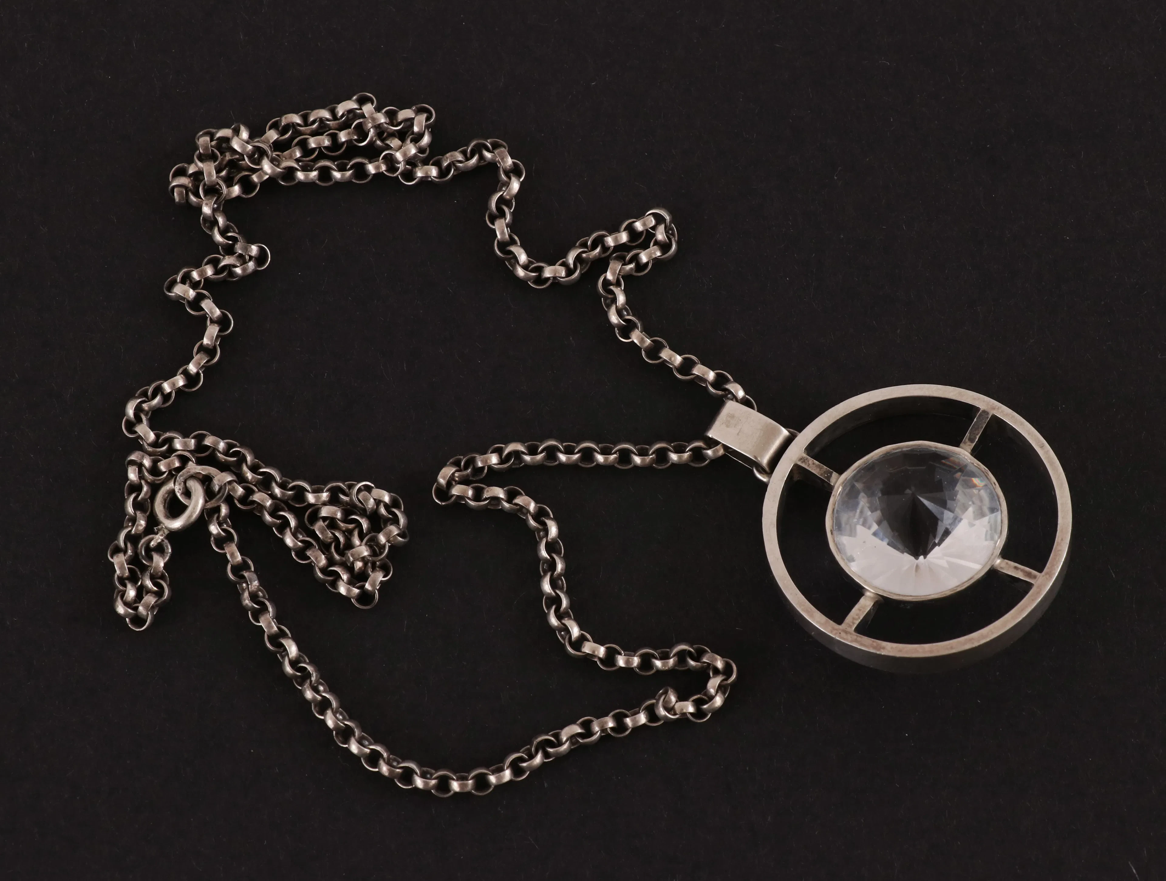 Halsband med hänge, silver, Bj.Fredriksson Guldsmide, Örebro, 1970