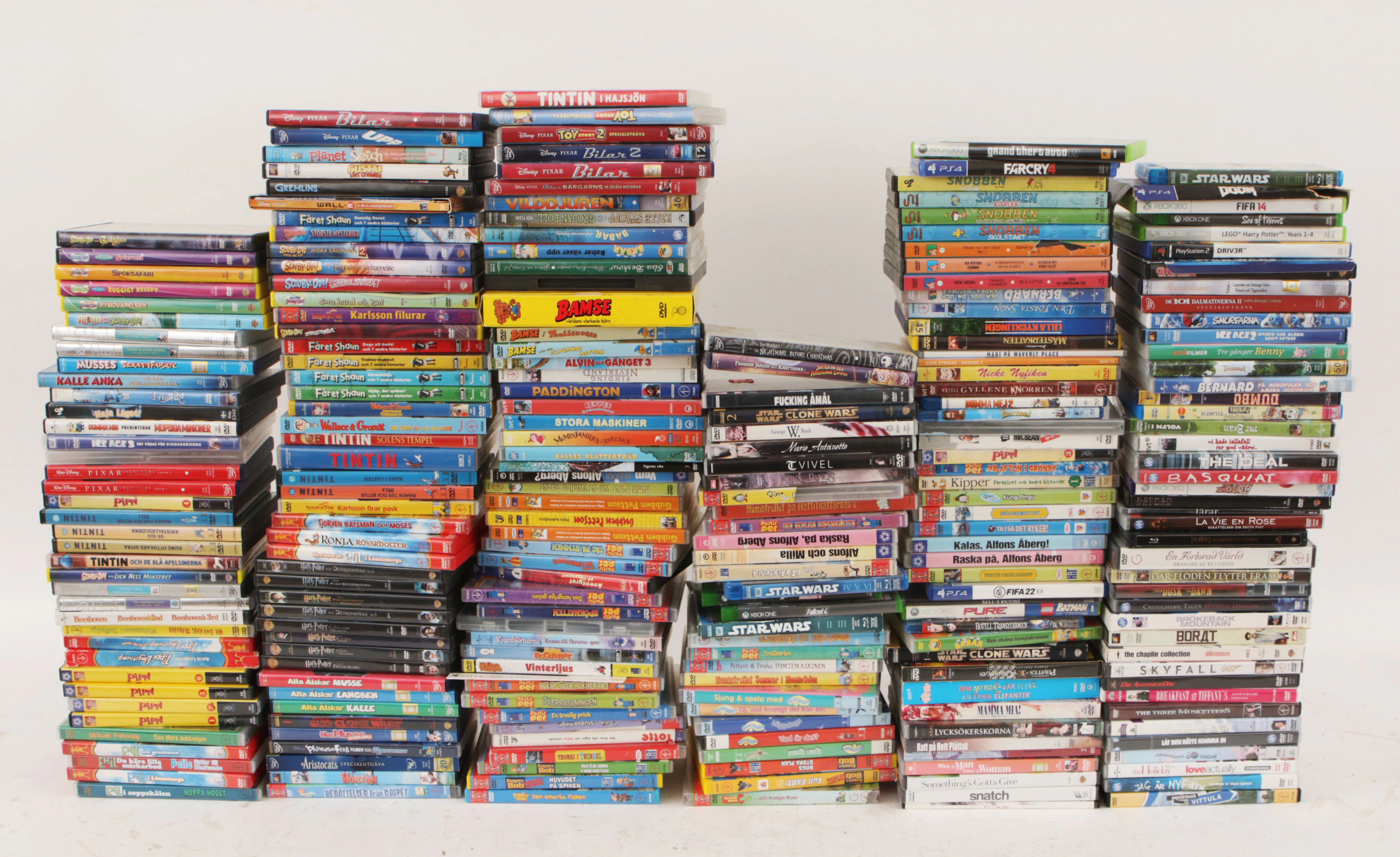 Stort parti DVD-filmer, Blu-Ray samt spel