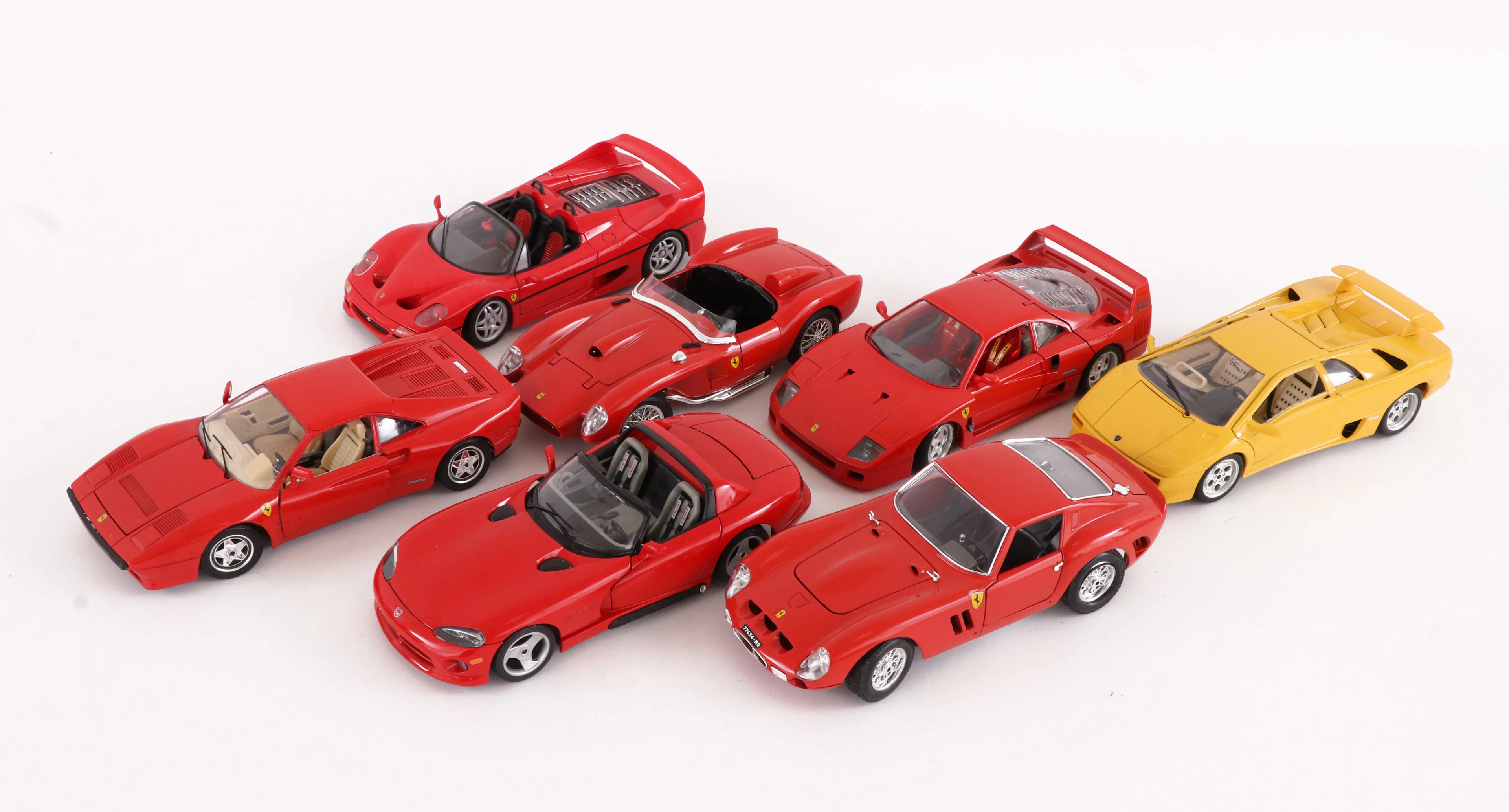 Modellbilar 7st, mestadels "Ferrari"