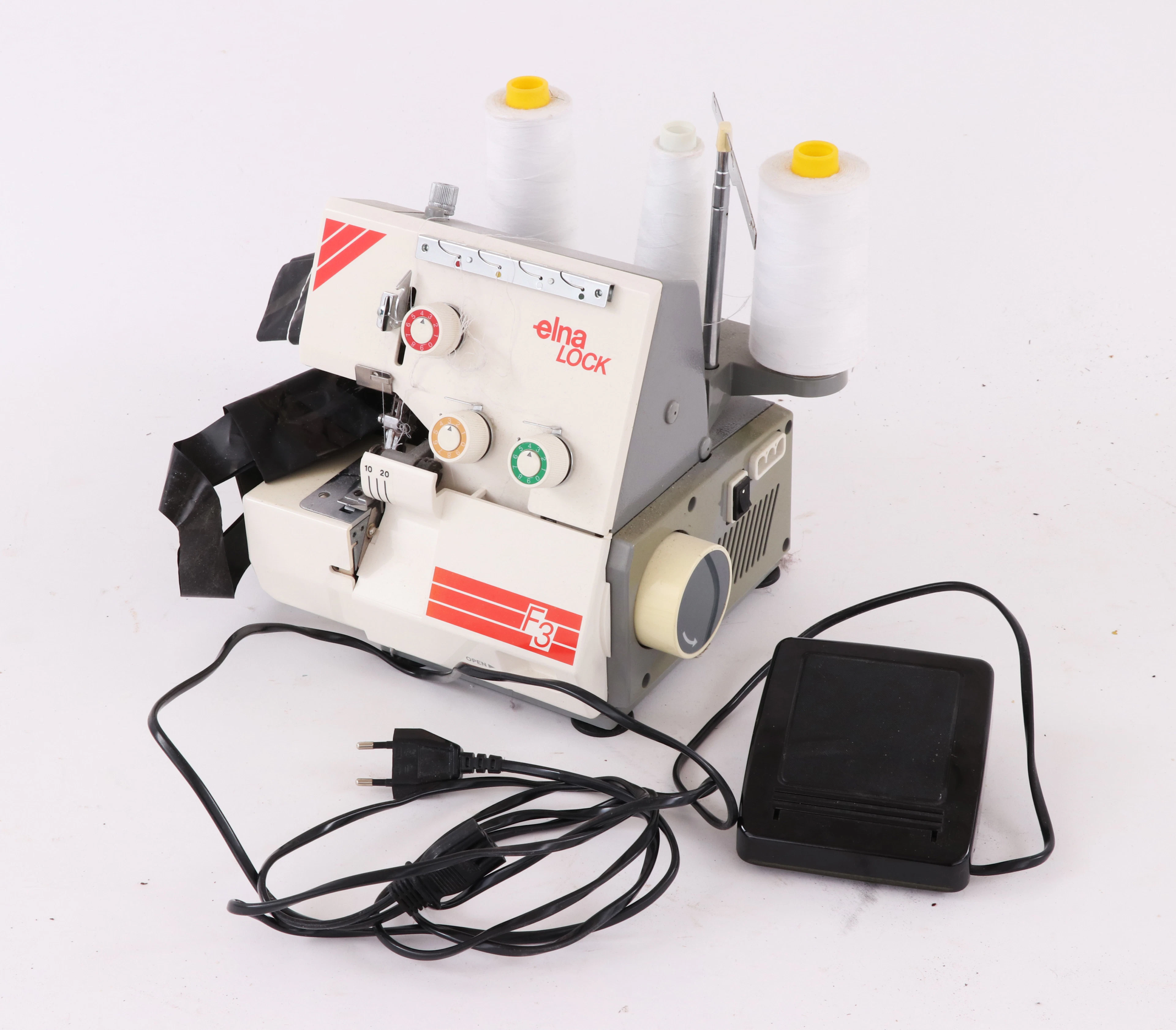 Overlockmaskin, Elna Lock F3