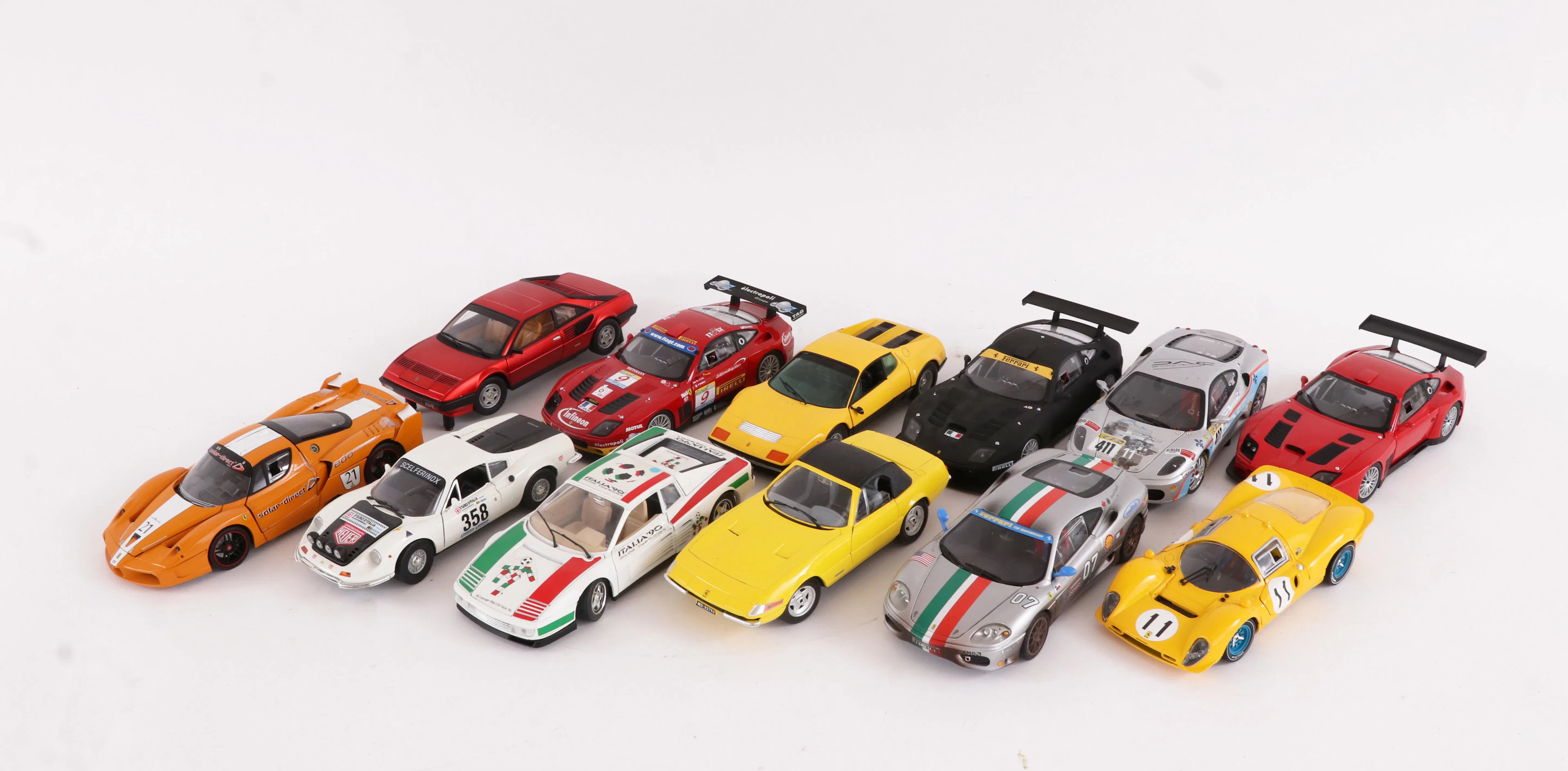 Modellbilar 12st, mestadels Ferrari