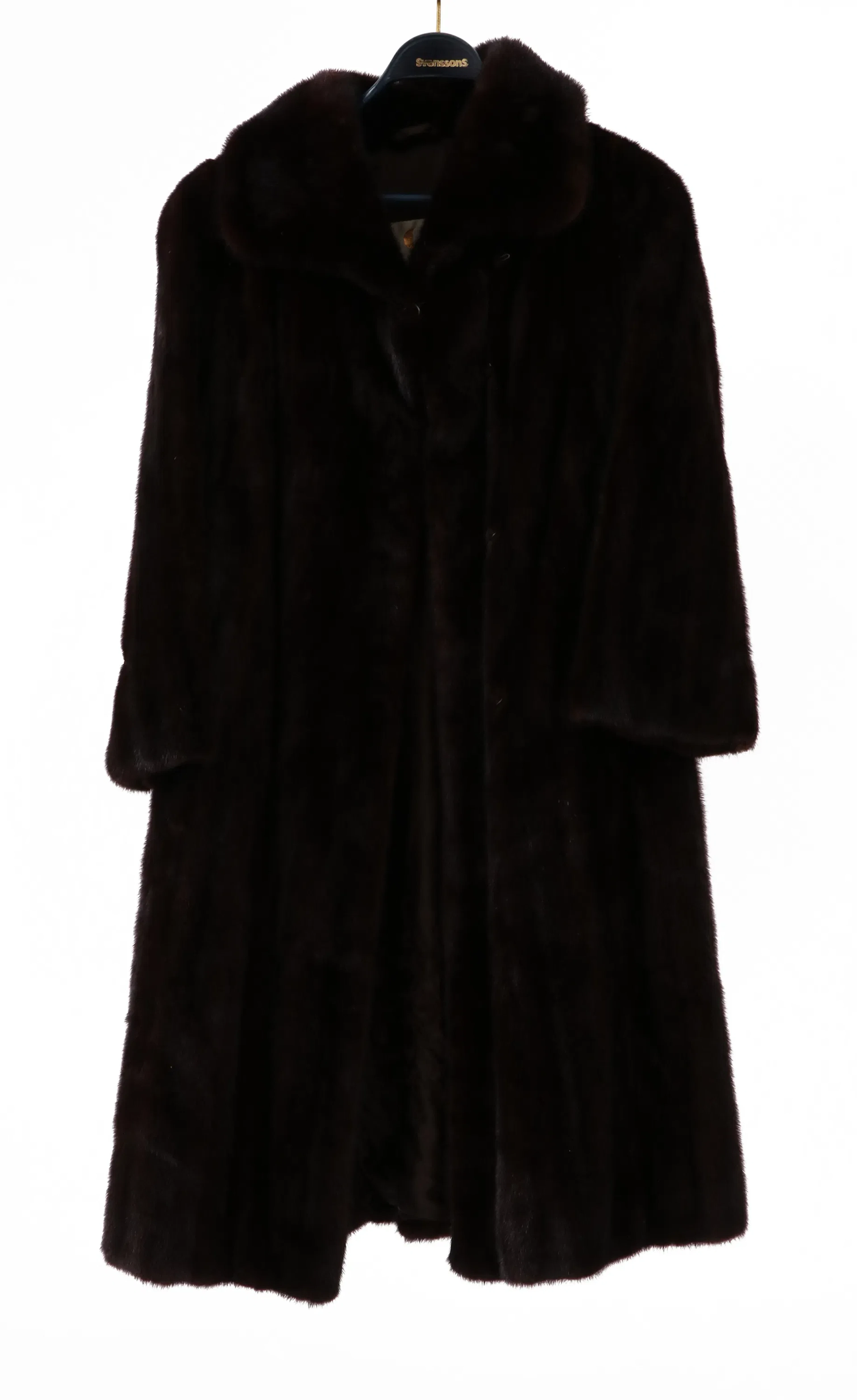 Minkkappa, Saga Mink