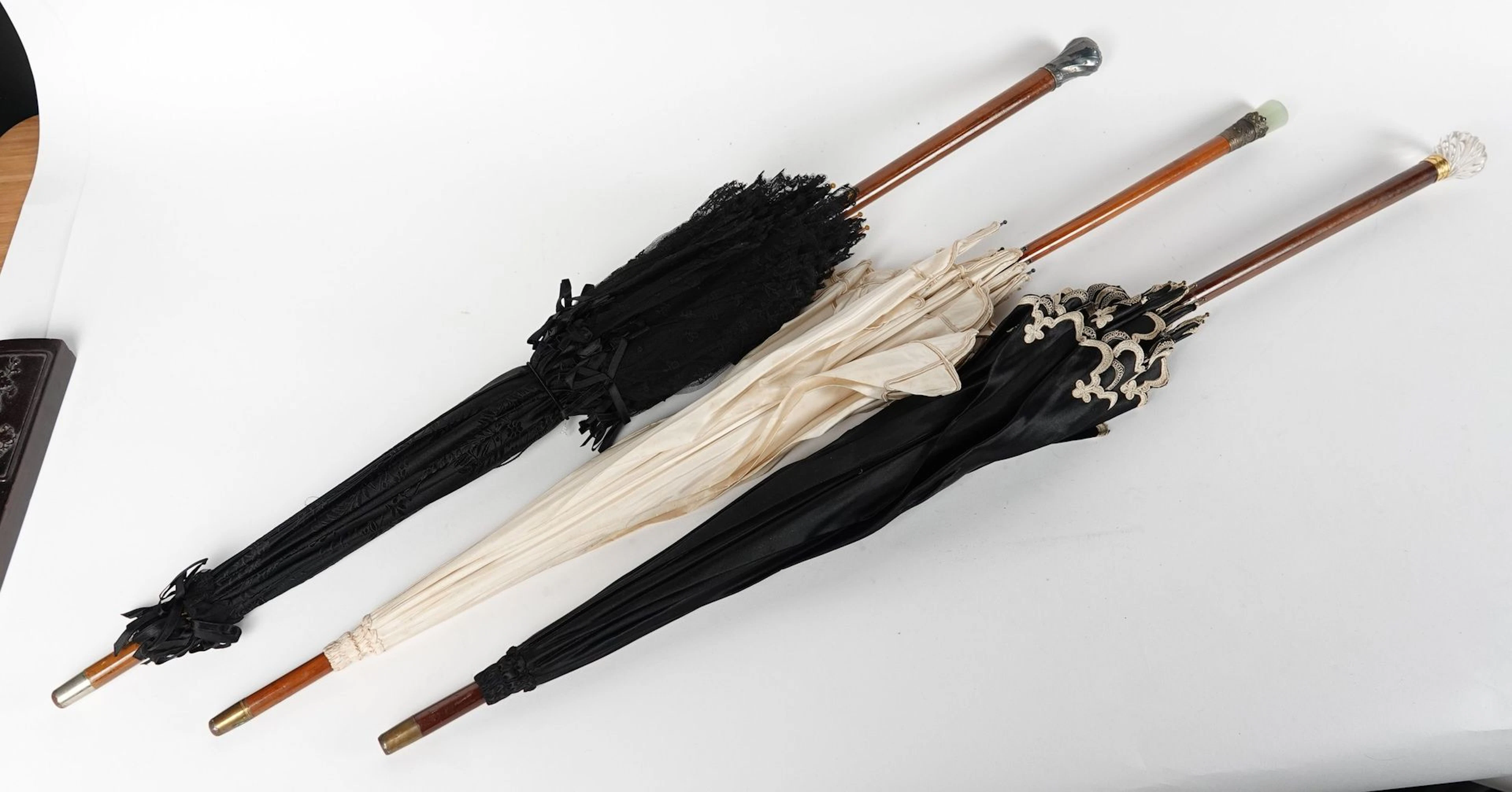 Set of three parasols or umbrellas, circa 1900 - Lot 171