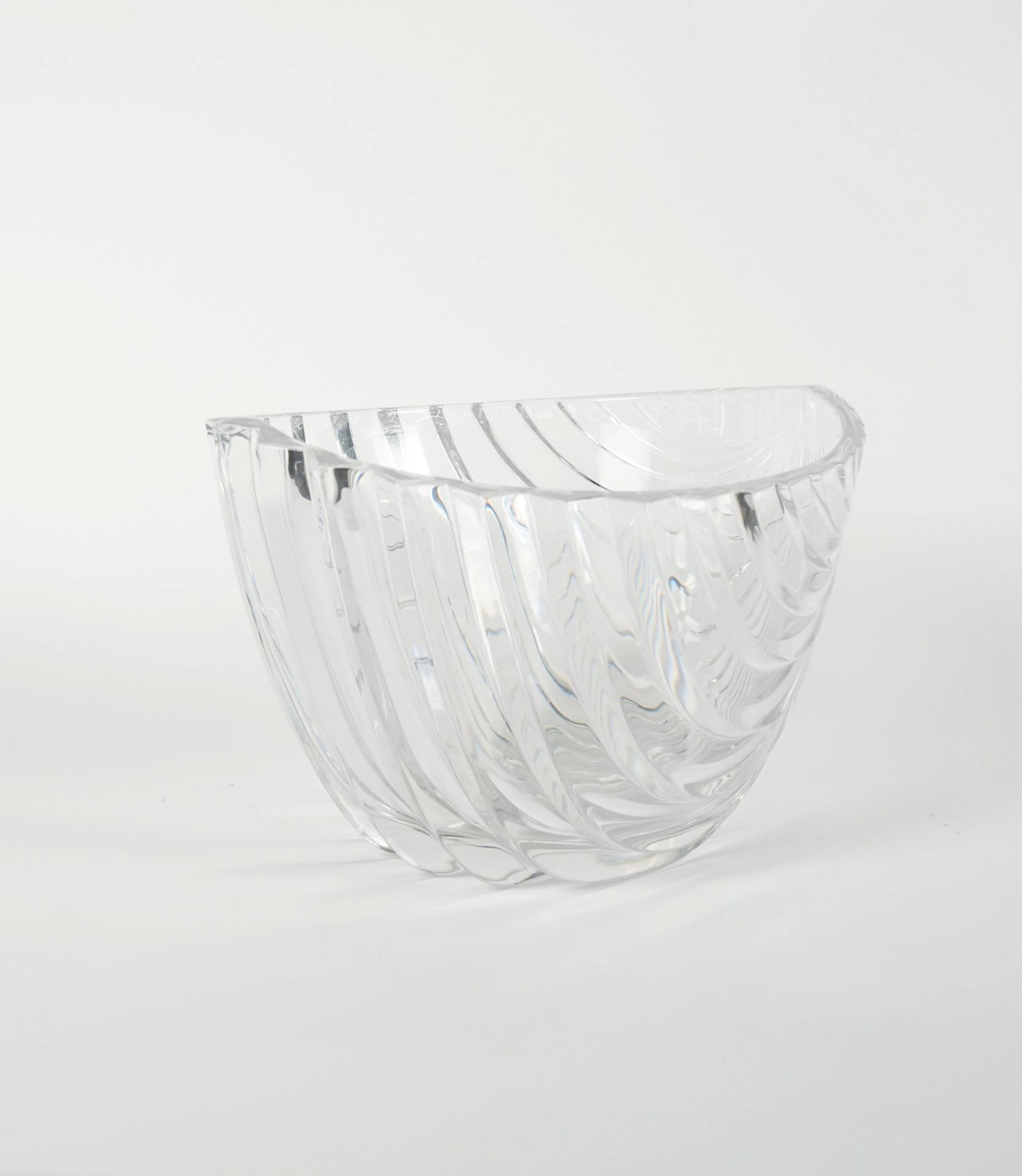VILLEROY & BOCH "LILIANE" Large cut crystal bowl depicti - Lot 318