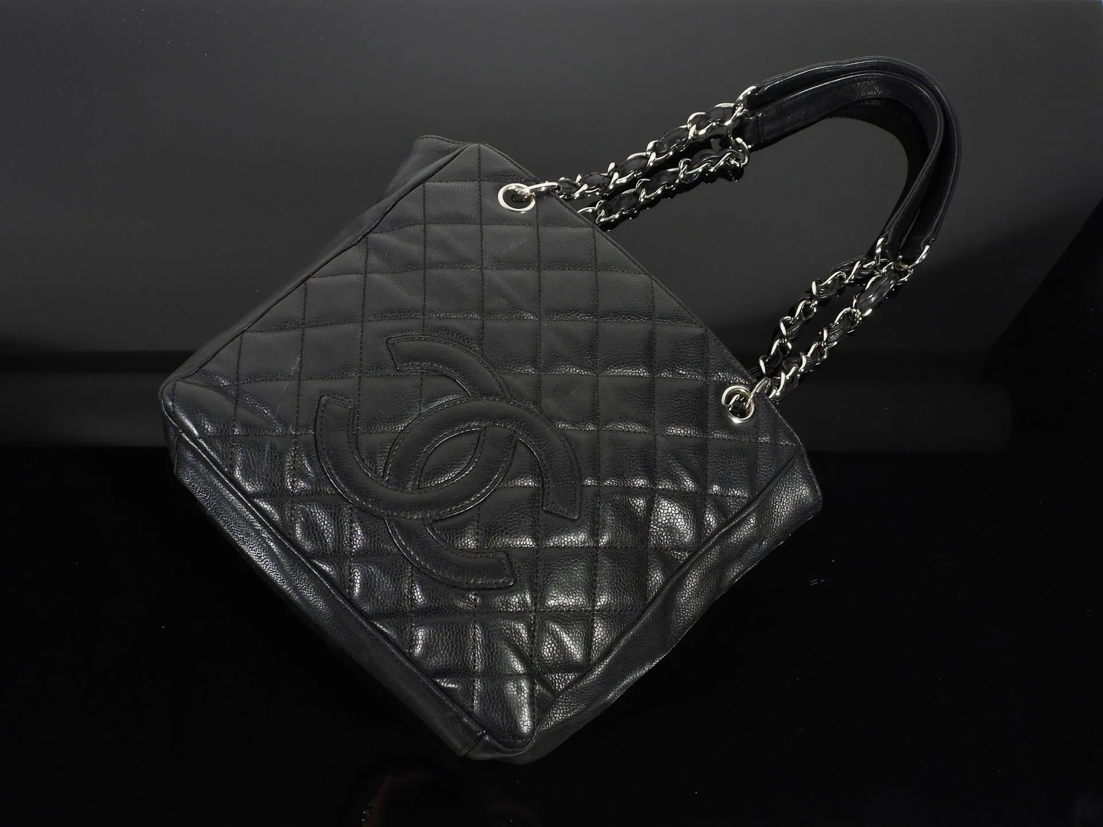 CHANEL - Lot 34