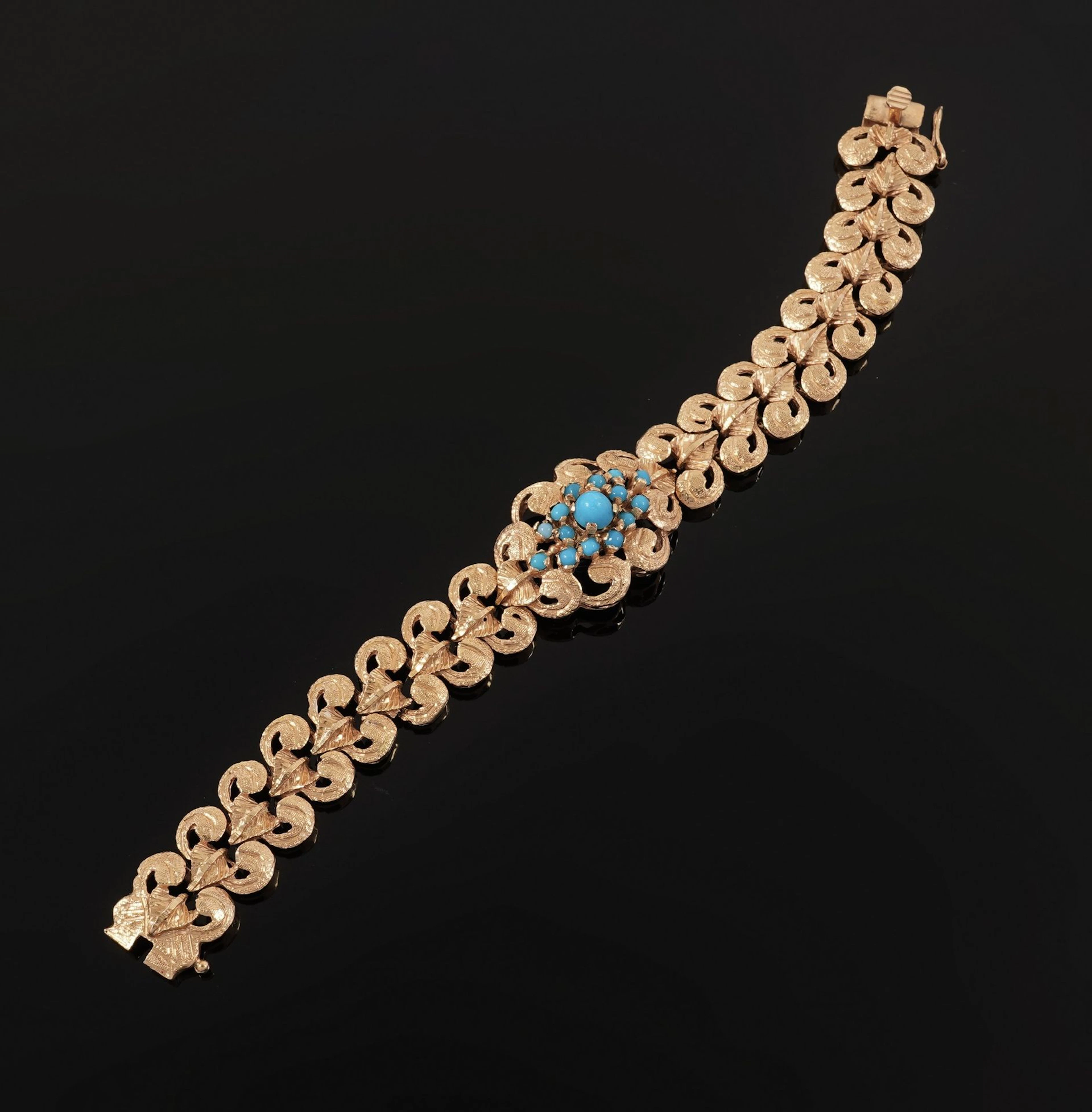 18k yellow gold (750) hinged bracelet with openwork design f - Lot 89