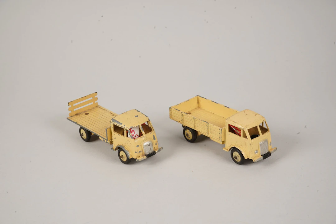 DINKY TOYS - FRANCE (2) - Lot 213