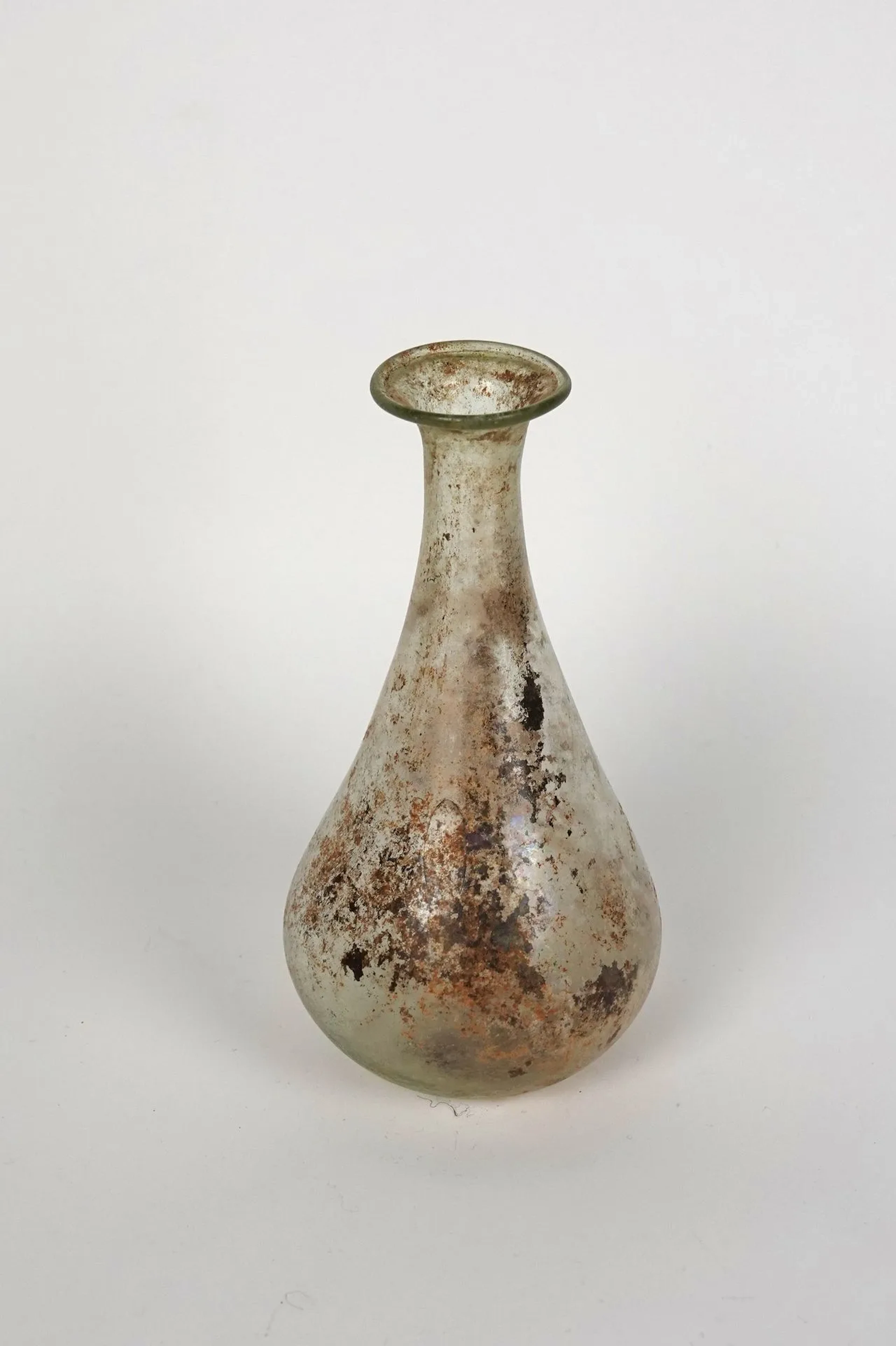Elegant, large-sized bottle with a wide body - Lot 237