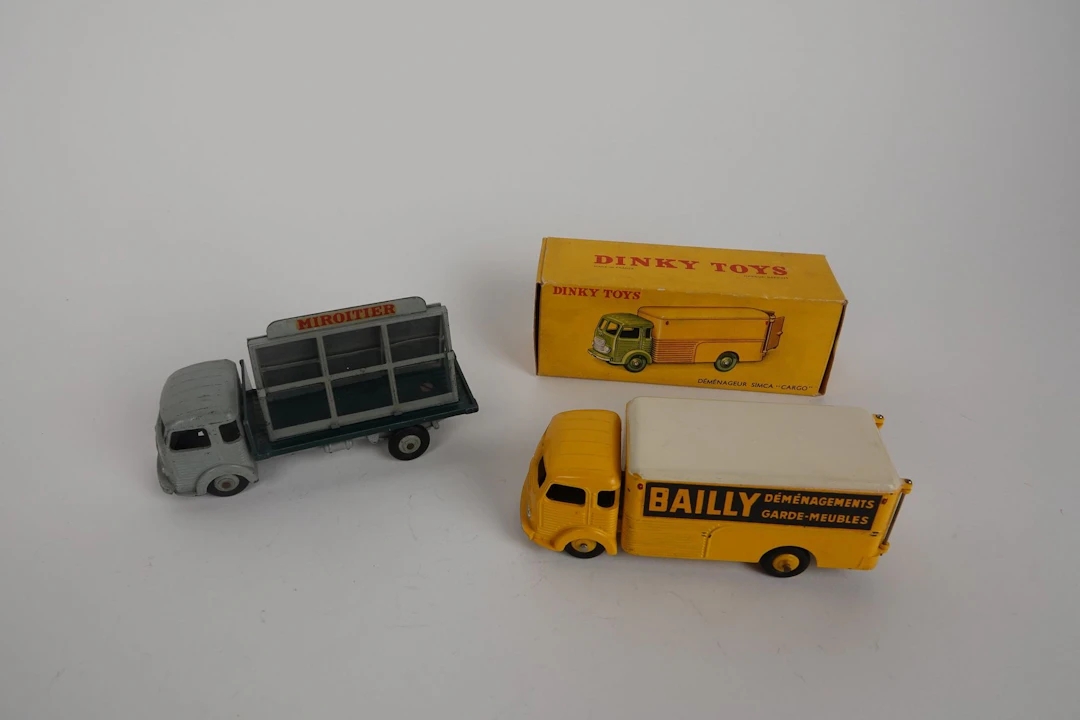 DINKY TOYS - FRANCE (2) - Lot 196