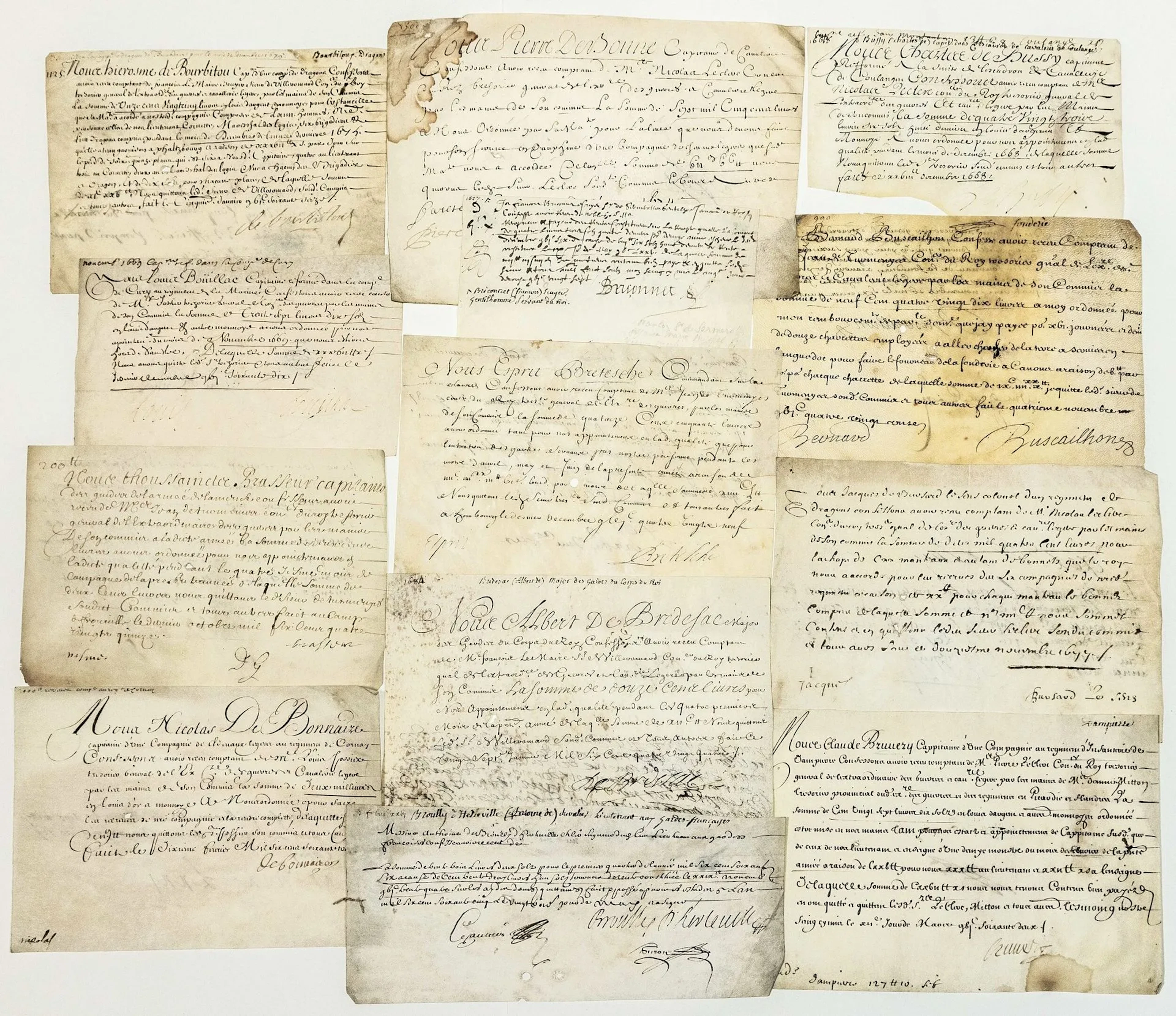 RÉGIMENTS DE LOUIS XIV. 13 Quittances in-8°, on vellum, sign - Lot 77