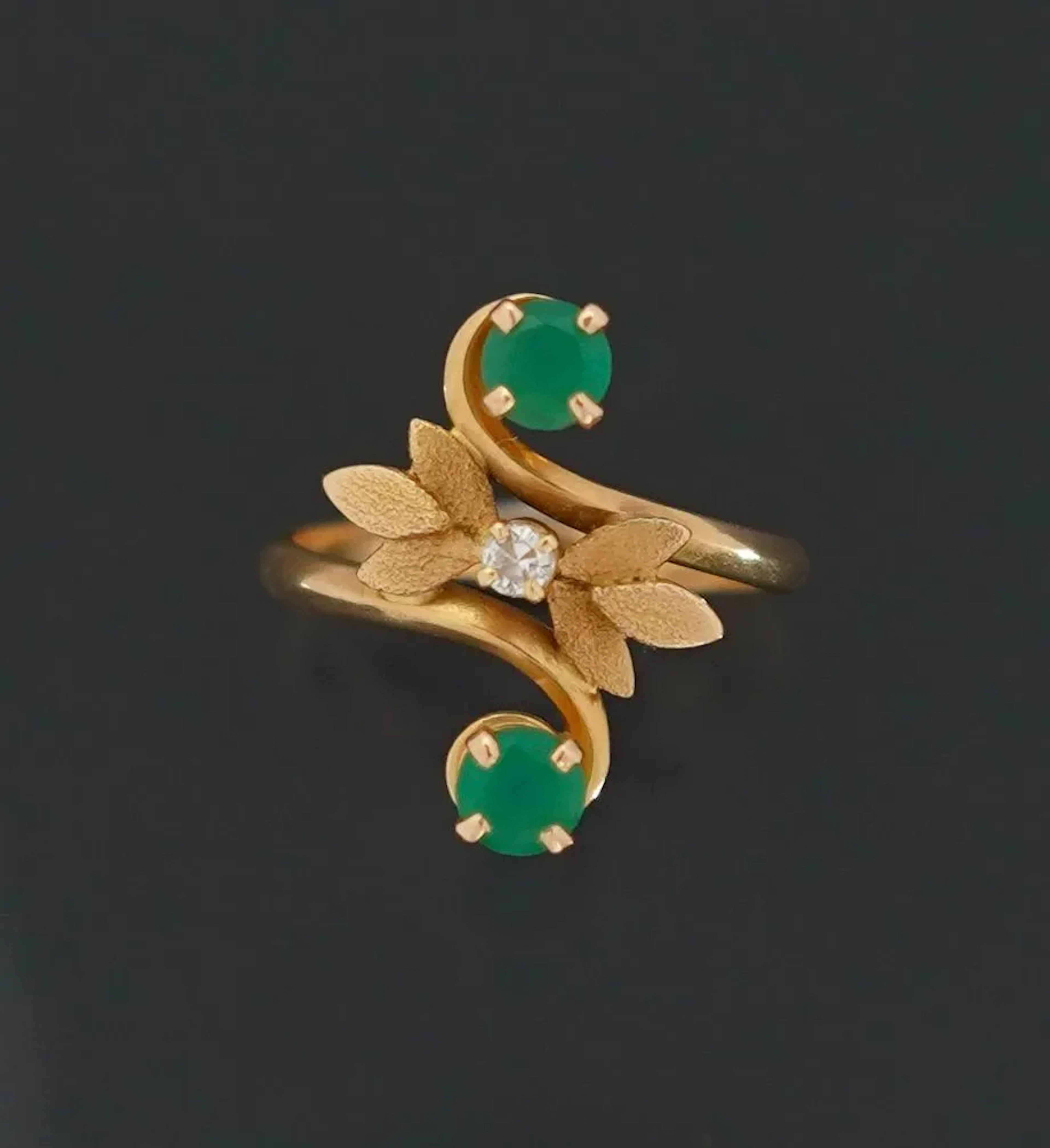 A charming 18K yellow gold (750) Art Nouveau-style ring, set - Lot 152