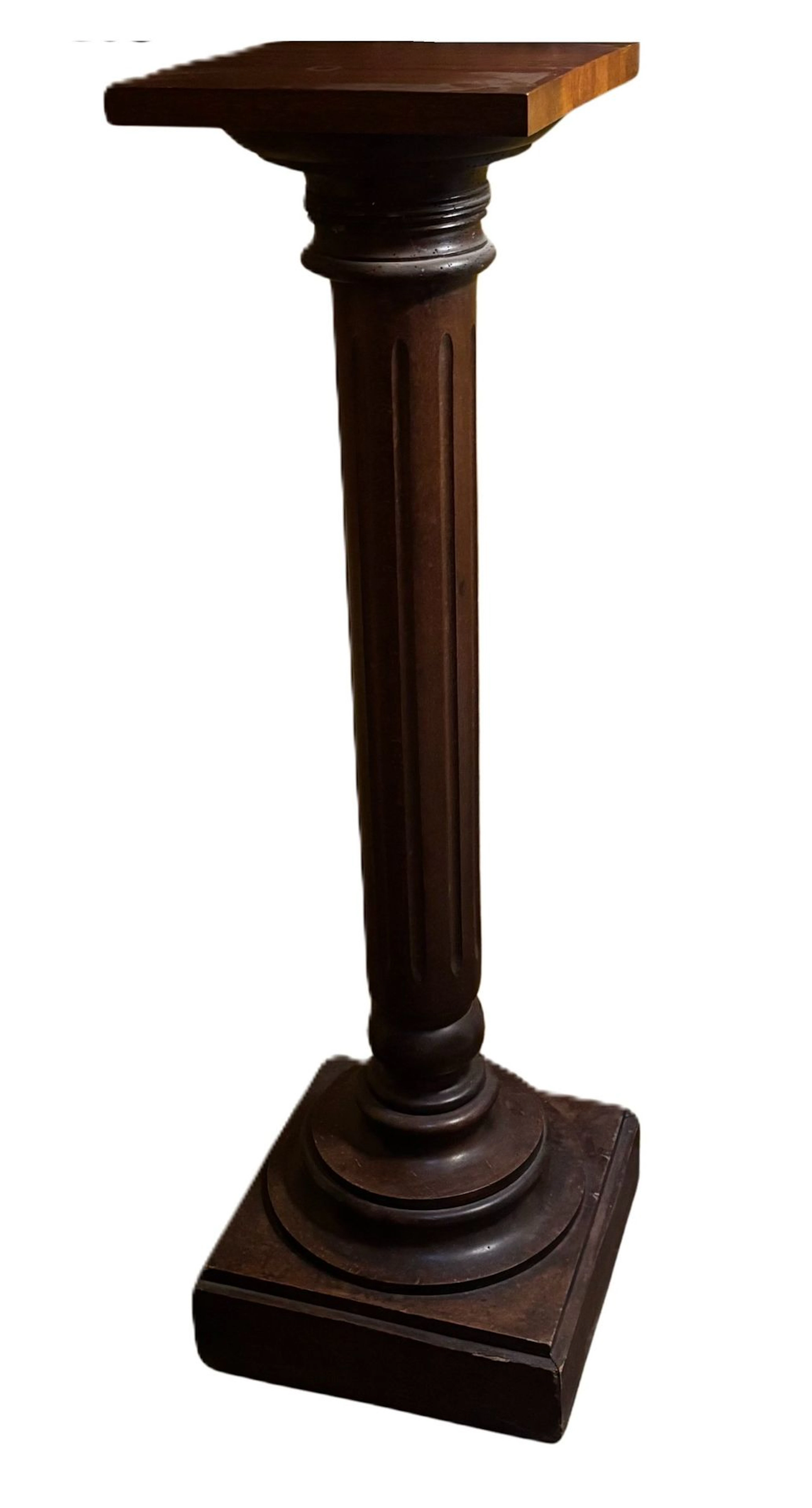 Wooden column-shaped bench resting on a fluted base - Lot 660