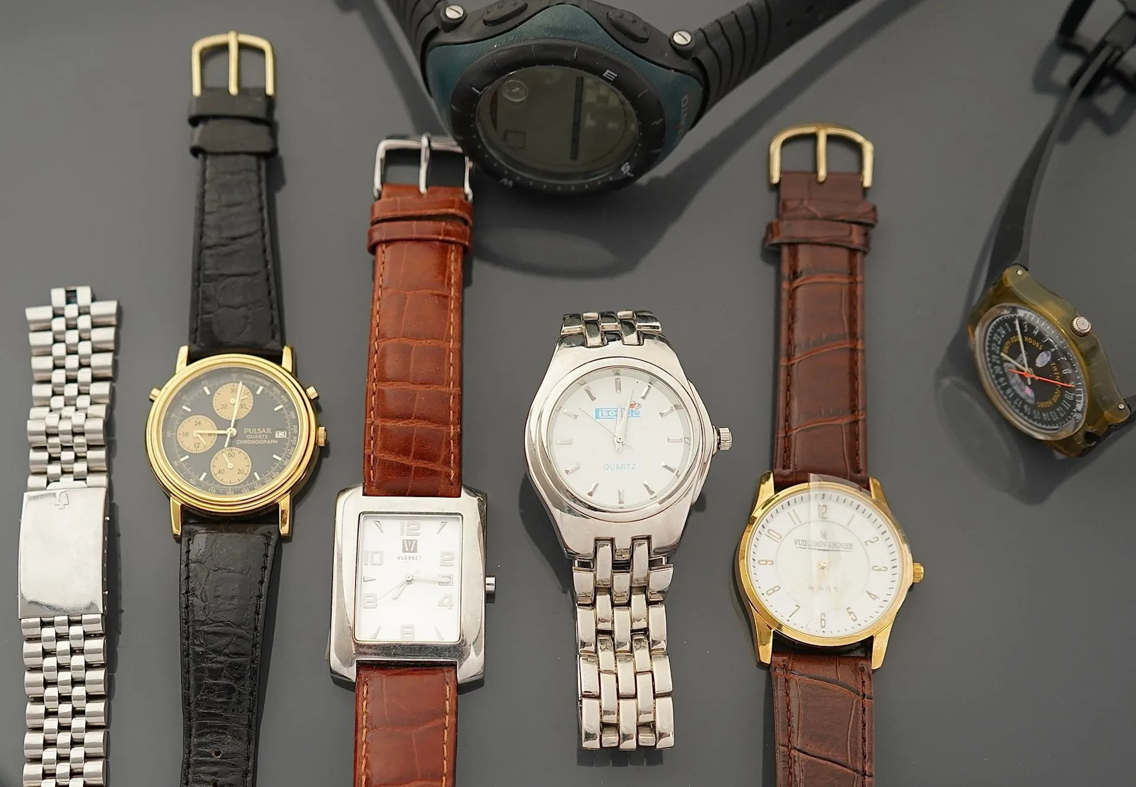 SET OF VARIOUS WATCHES - Lot 93