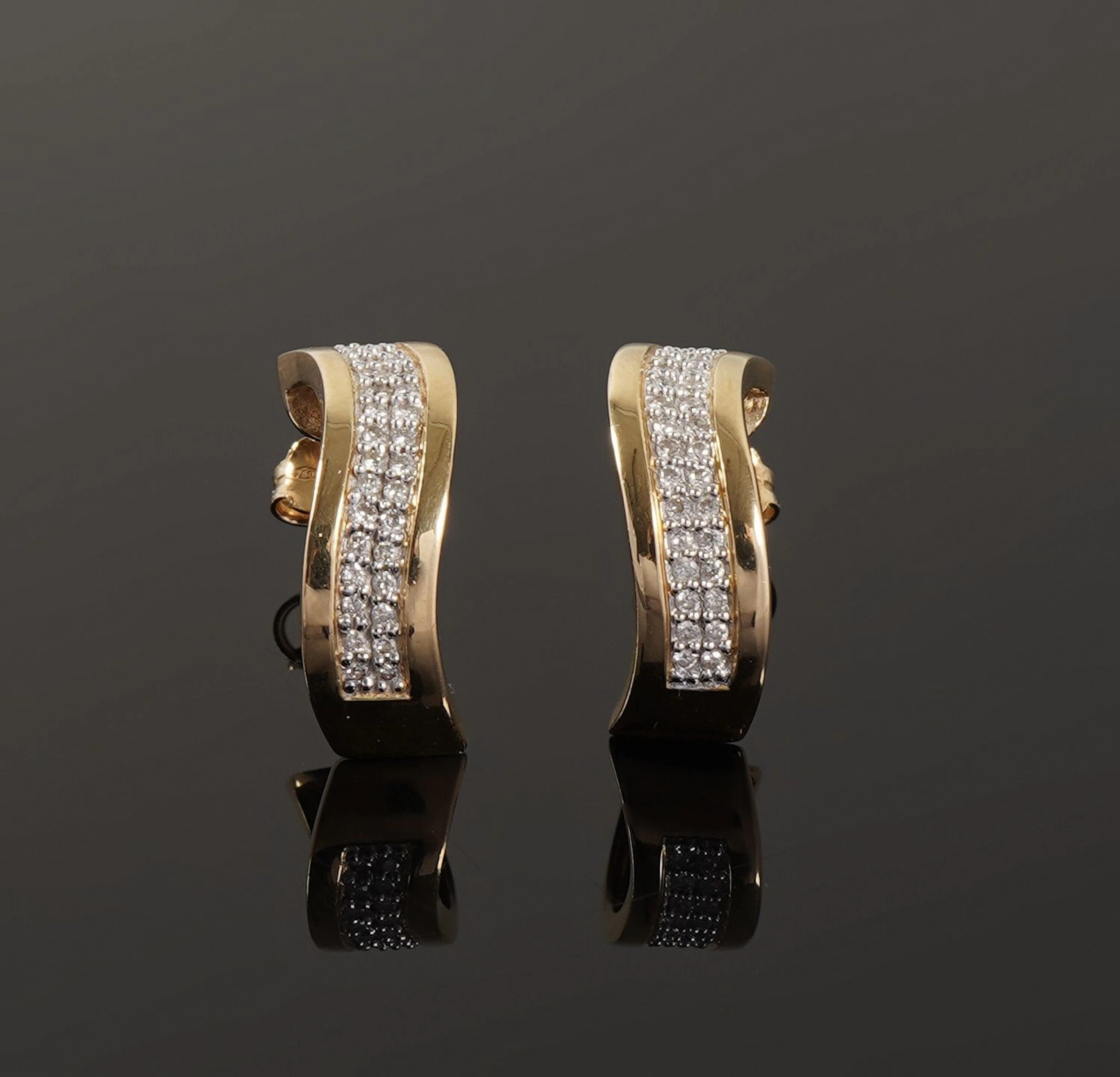 Pair of 18K yellow gold earrings (750) featuring two rows of - Lot 115