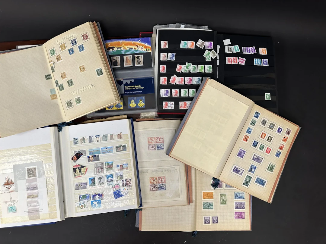France + World: Stamp collection featuring modern French sta - Lot 80