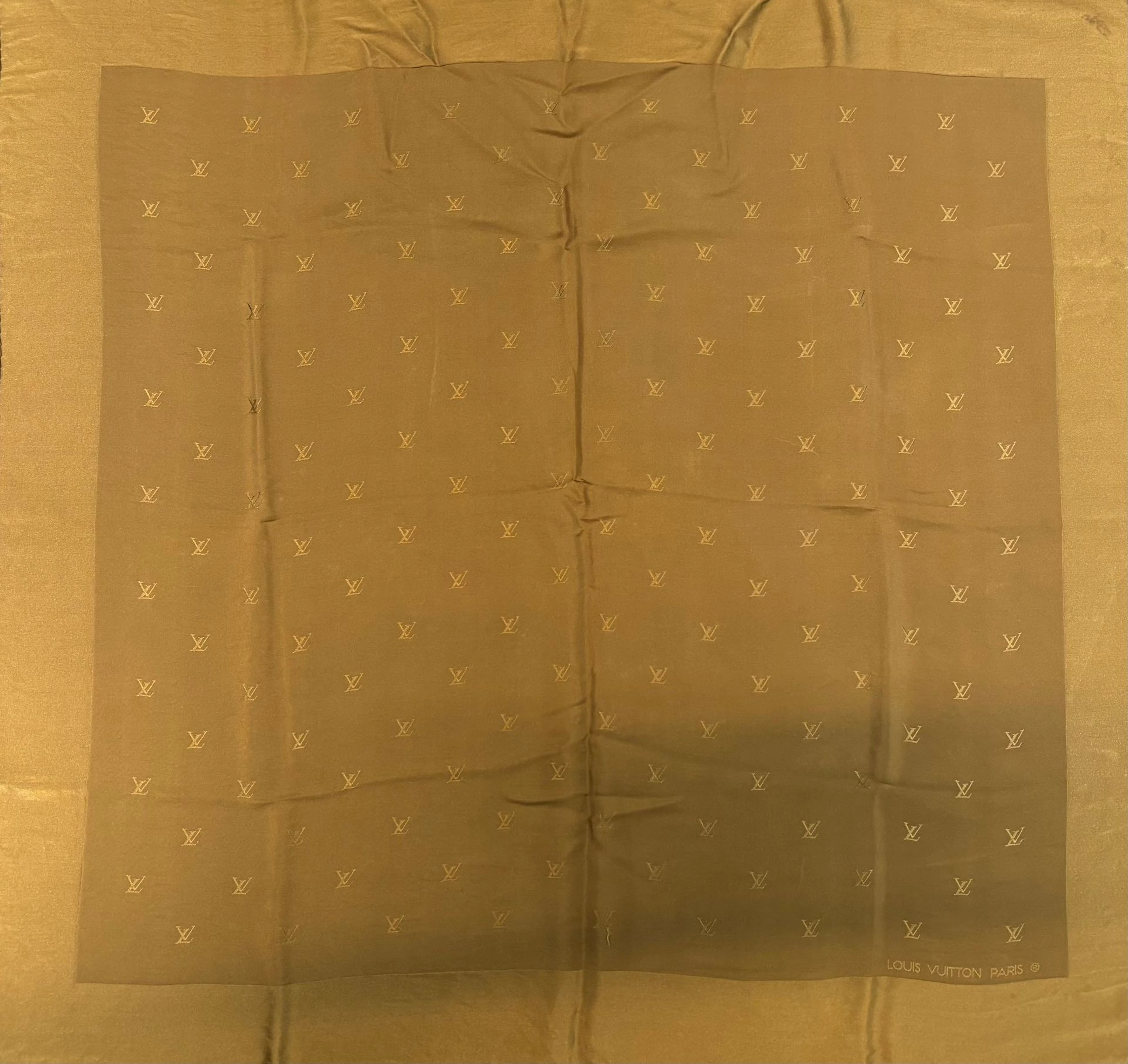 LOUIS VUITTON - Lot 12