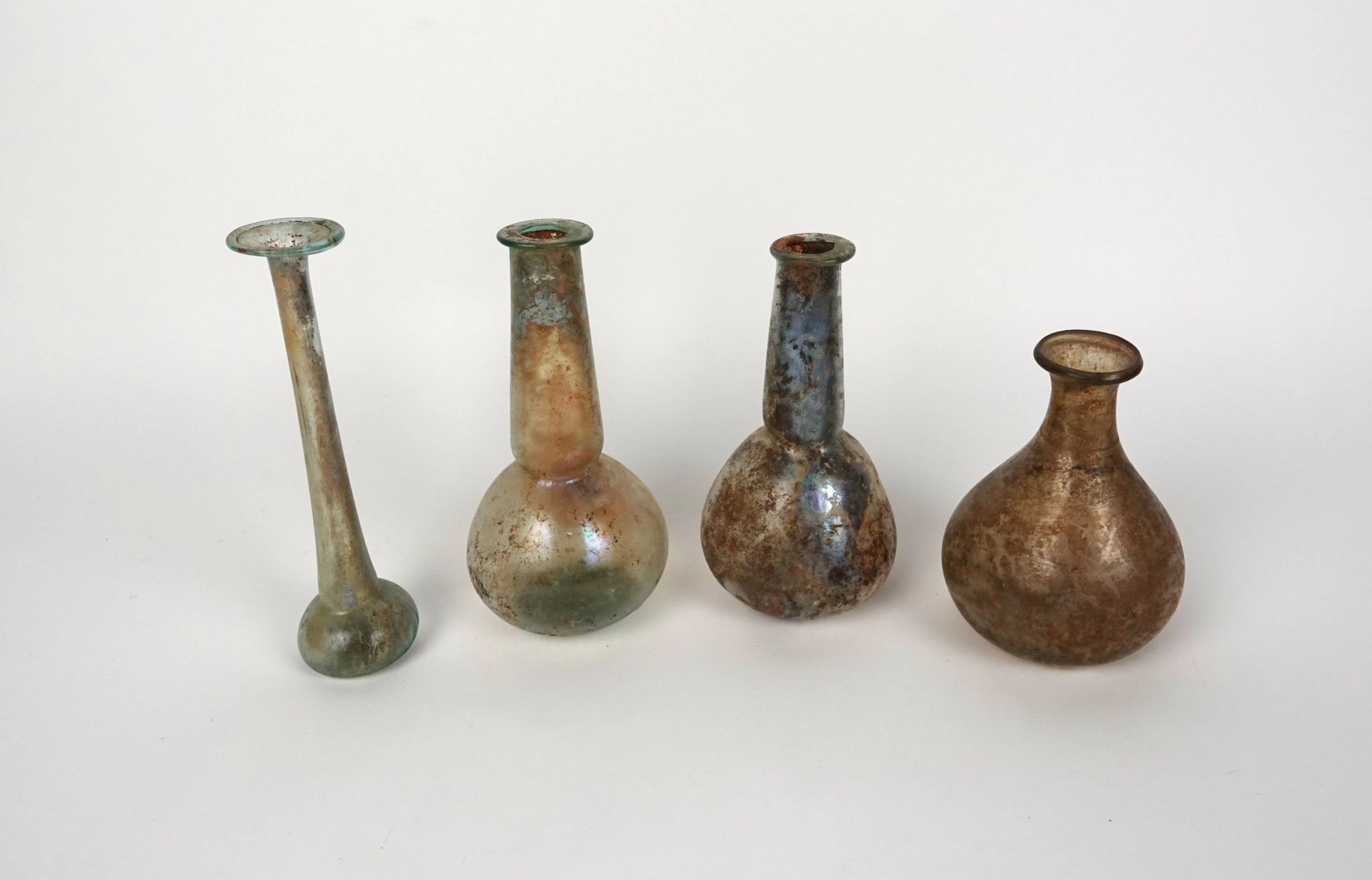 Set of four bottles and vases of various types, including lo - Lot 241