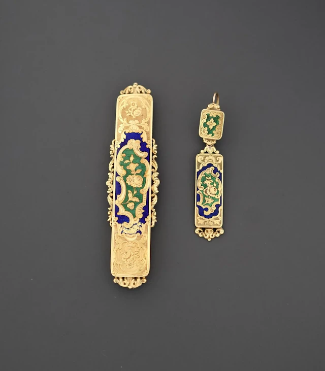 Remarkable and moving belt buckle in gold-coated silver supe - Lot 102