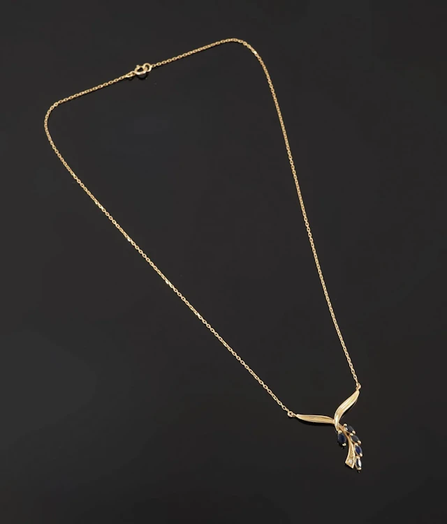 An 18k yellow gold (750) necklace consisting of a forçat-lin - Lot 111