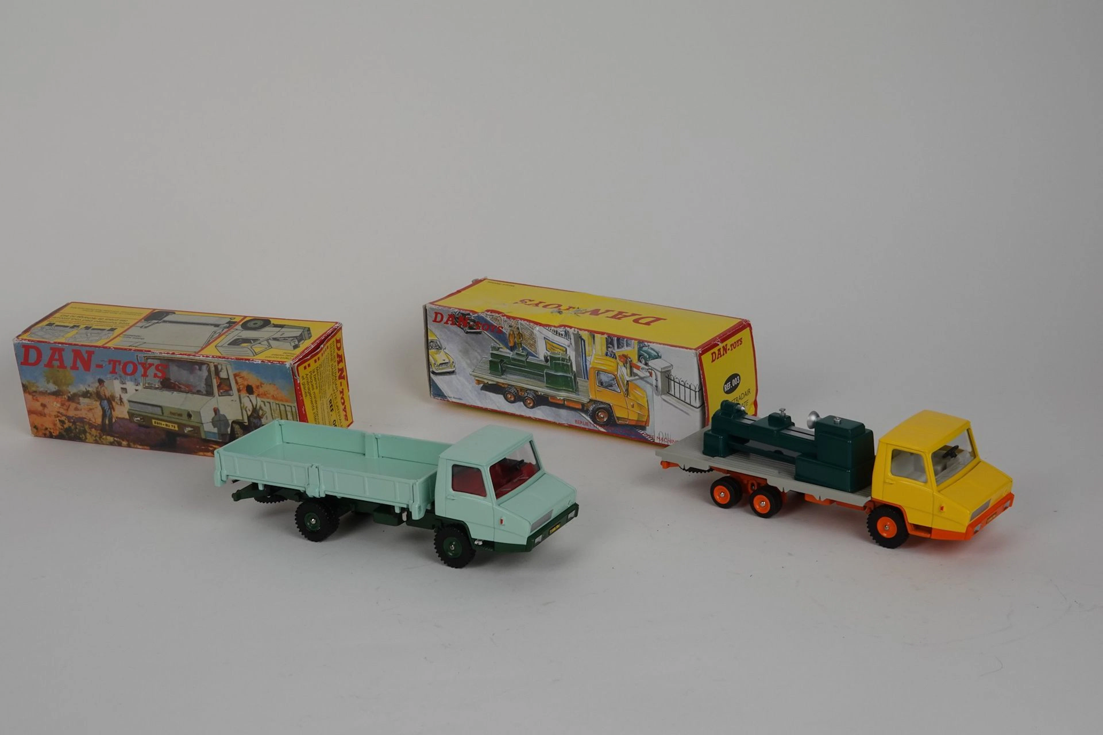DAN TOYS - CHINA (2) - Lot 8