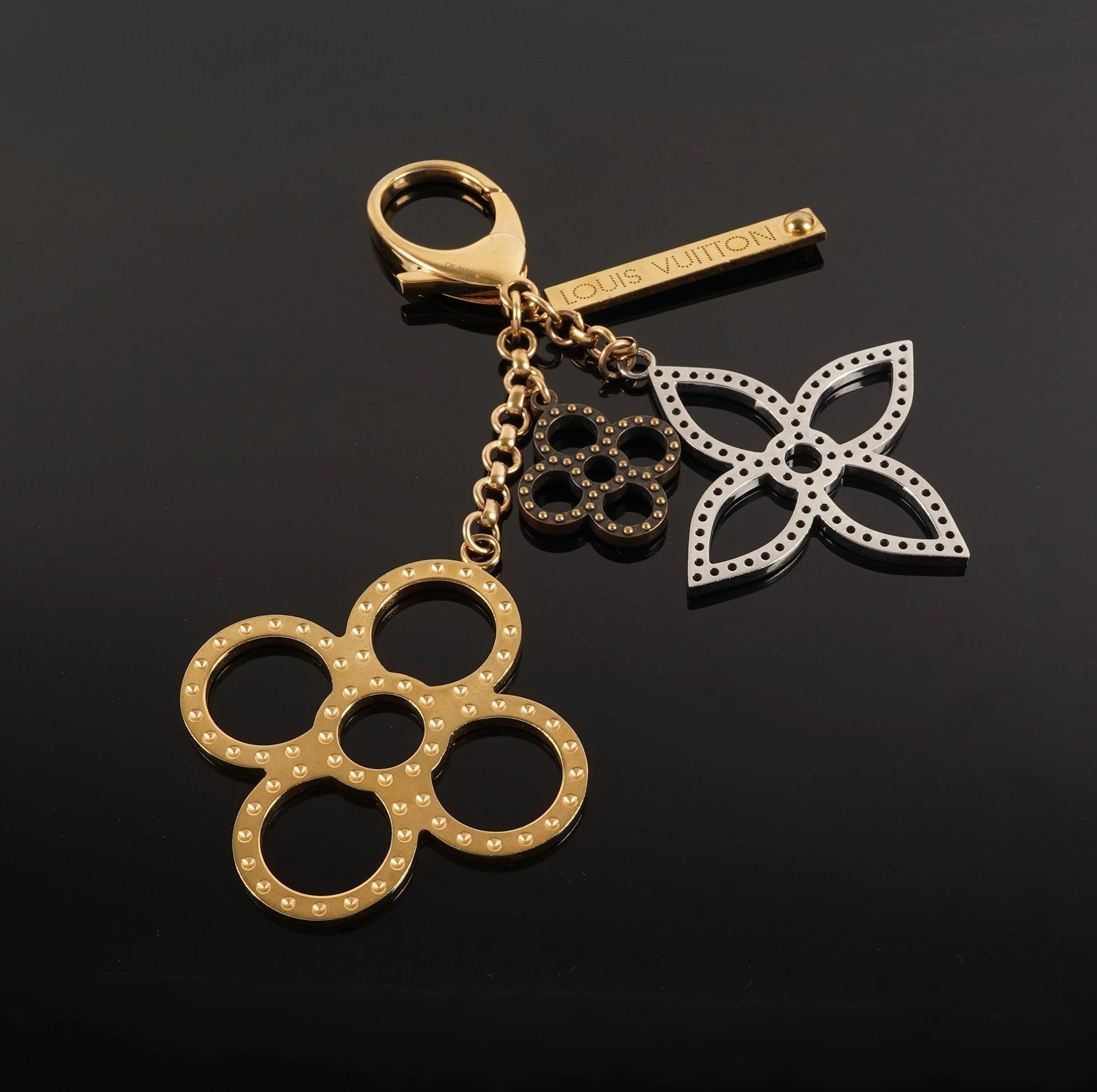 LOUIS VUITTON - Lot 16