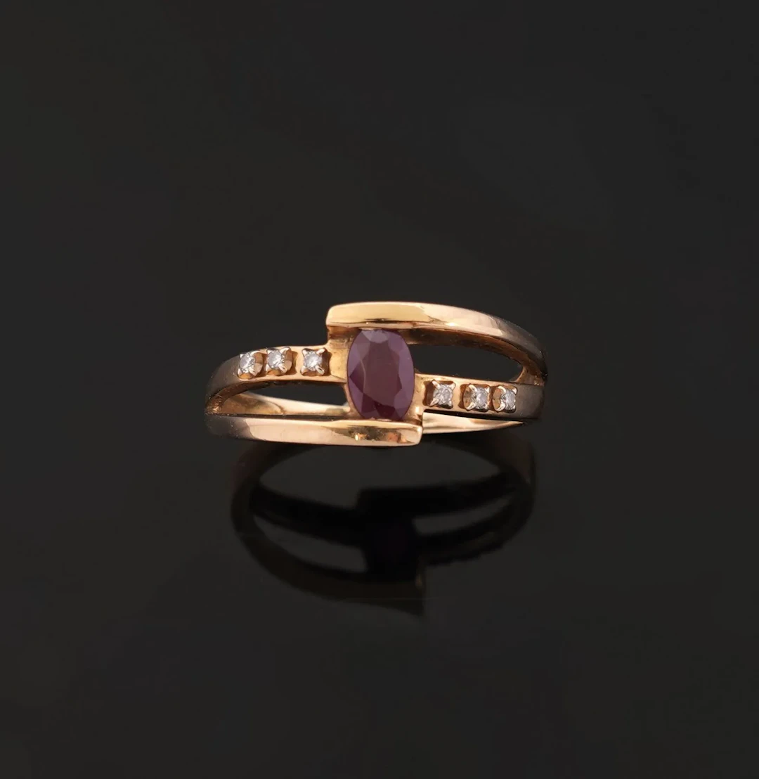 18K yellow gold ring (750 parts per thousand) set with an ov - Lot 297
