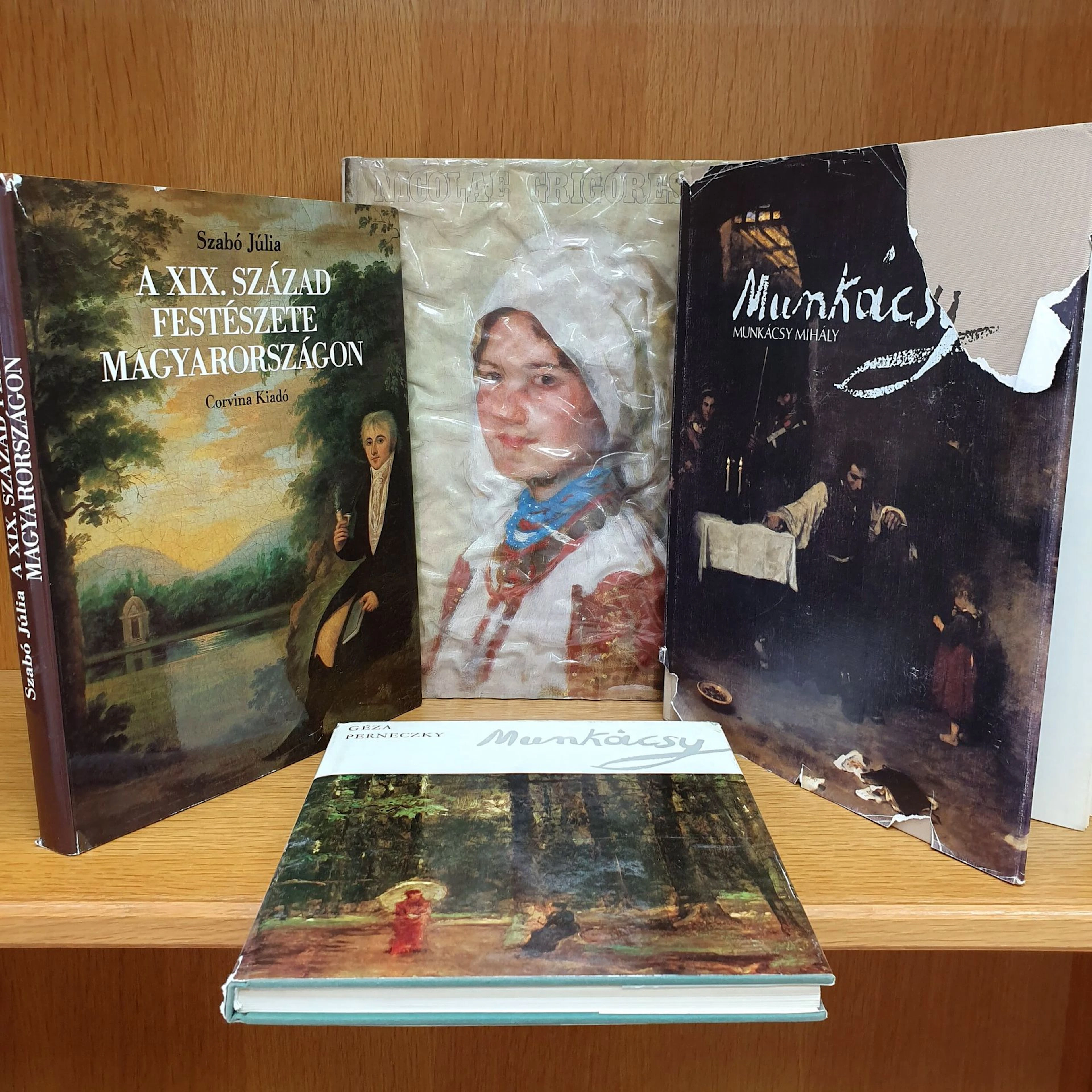 Set of four books on art in Eastern Europe: - Lot 198